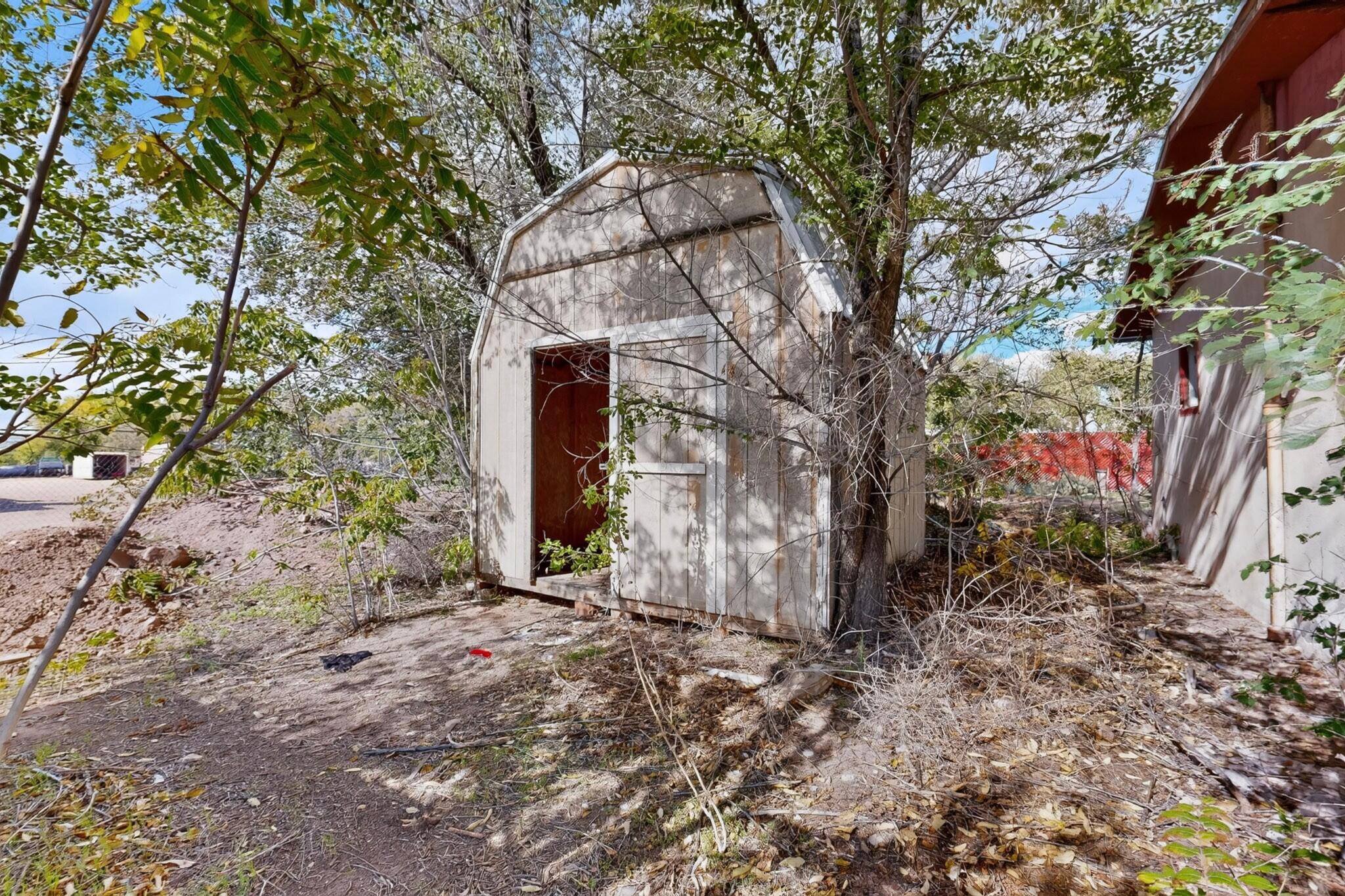 Photo 8 — 35 Llanito Road