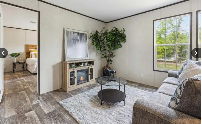 Photo 8 — 1128 W Castillo Avenue