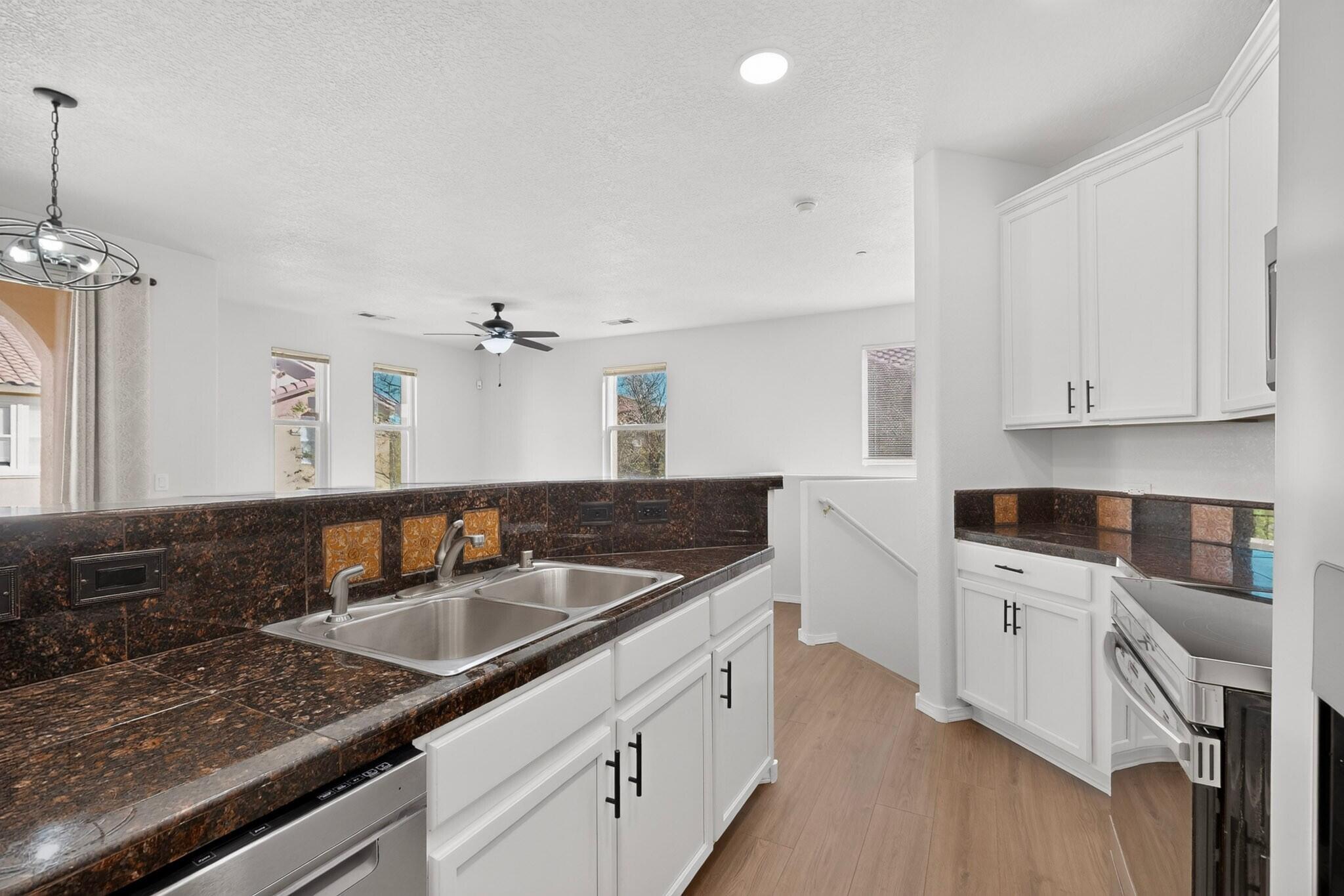 Photo 18 — 601 Menaul Boulevard NE UNIT 3601