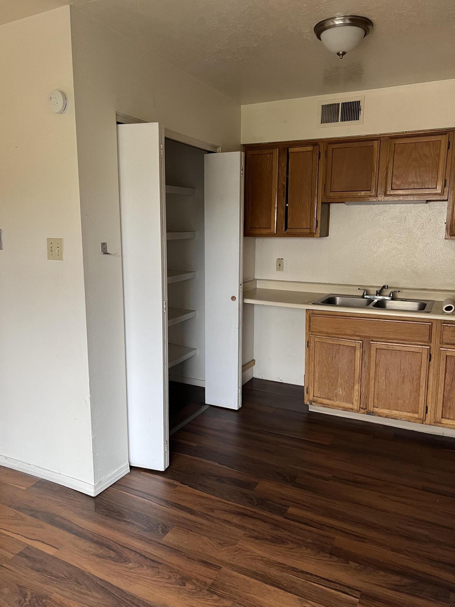 Photo 7 — 538 Ortiz Drive SE