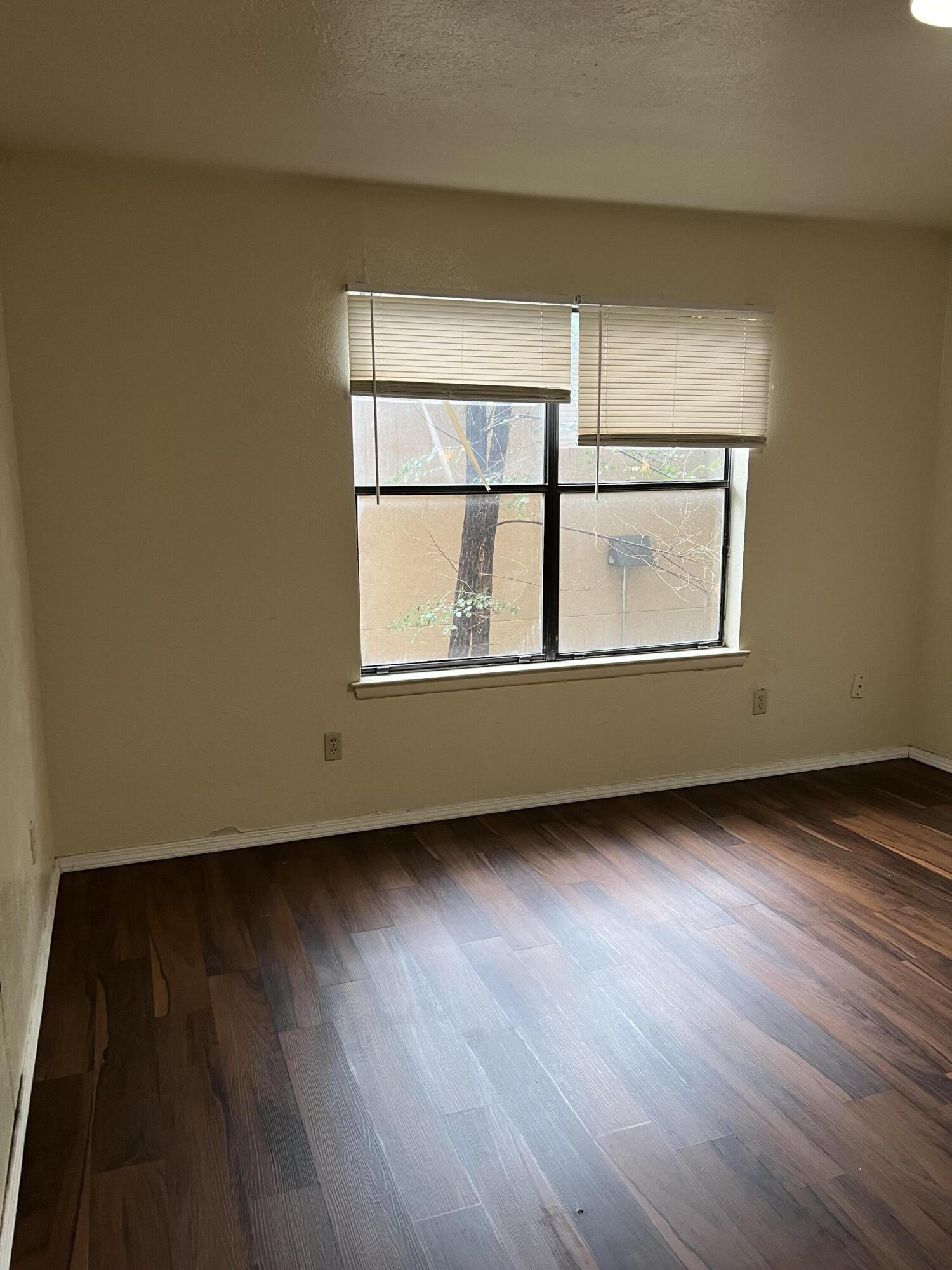 Photo 12 — 538 Ortiz Drive SE