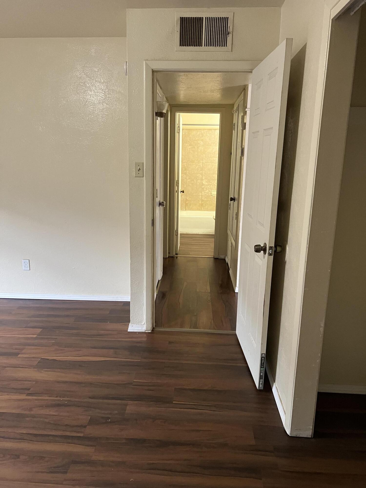 Photo 13 — 538 Ortiz Drive SE