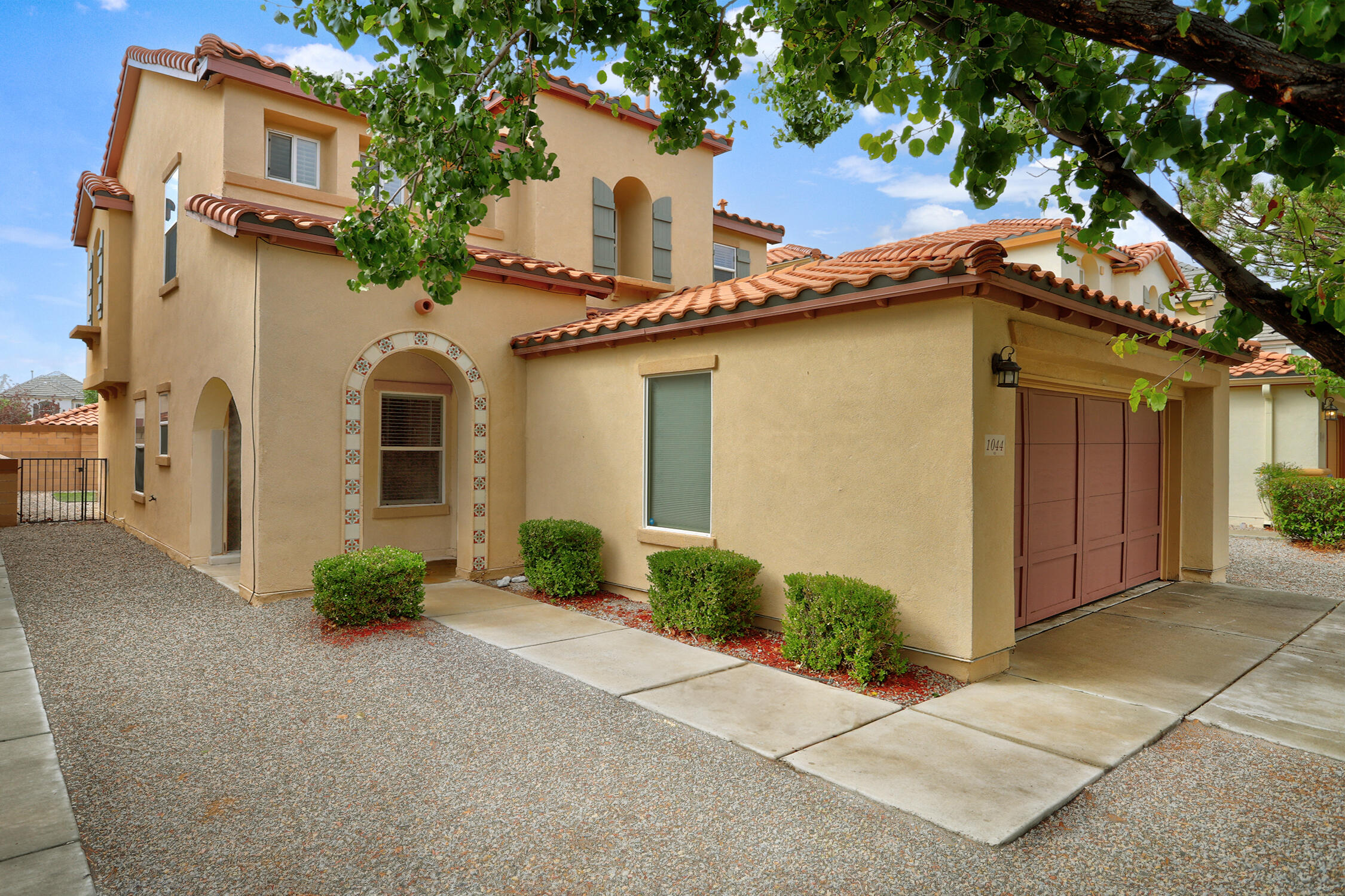 1044 Waterfall Drive NE, Rio Rancho, NM 87144