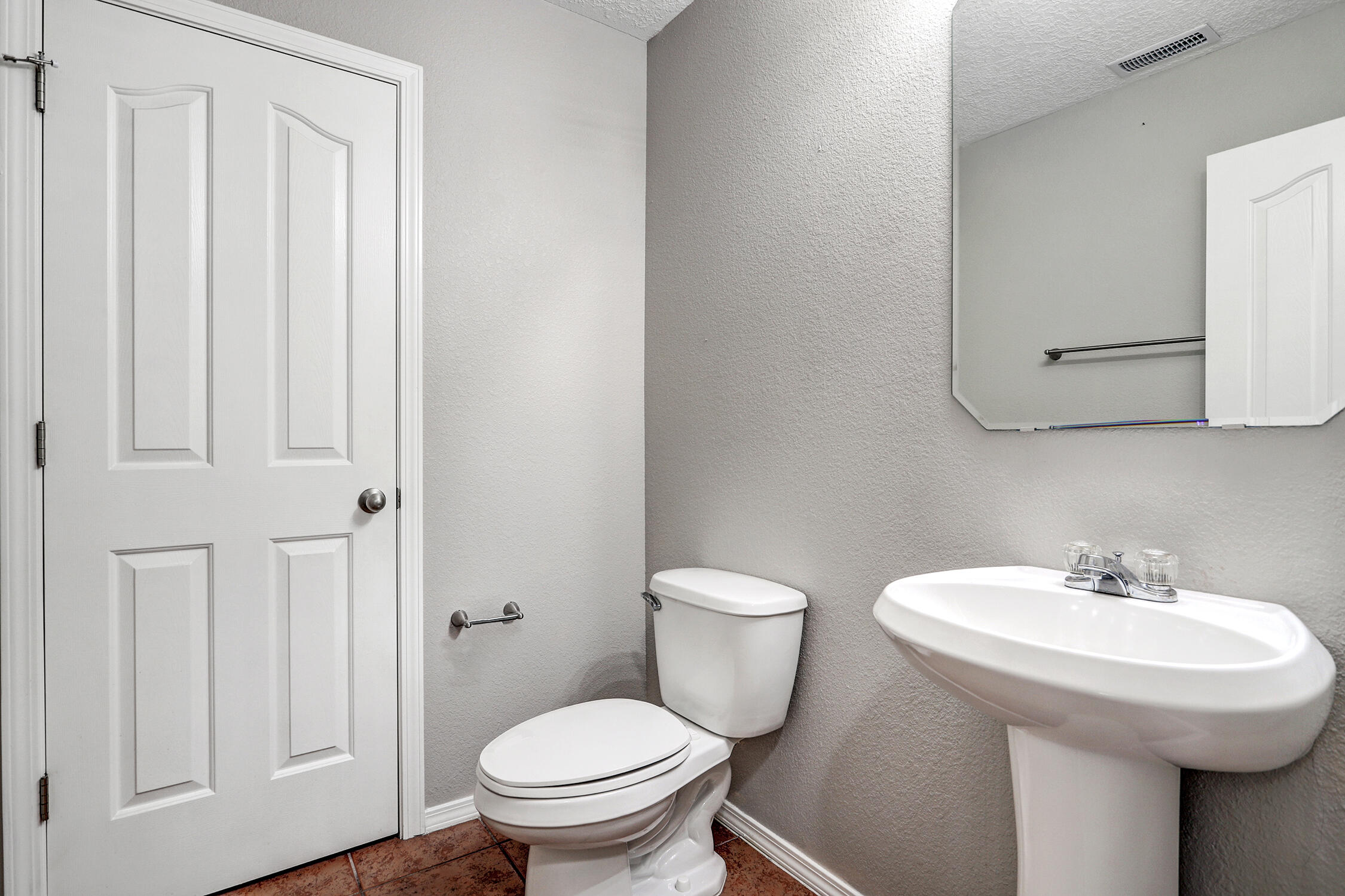 Photo 12 — 1044 Waterfall Drive NE