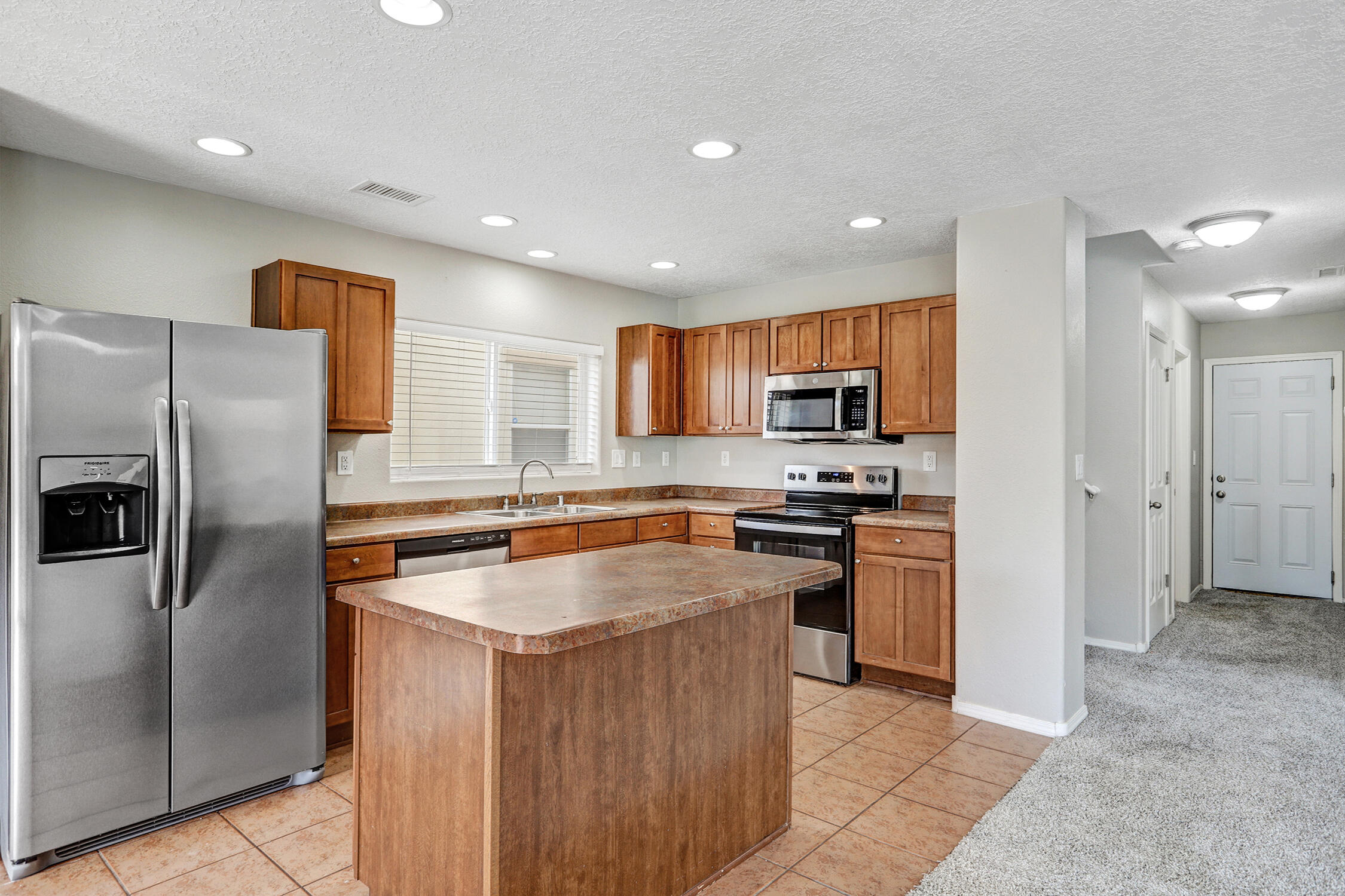 Photo 7 — 1044 Waterfall Drive NE