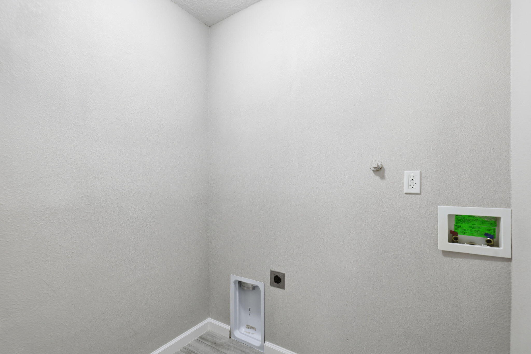 Photo 7 — 2834 Madison Street NE