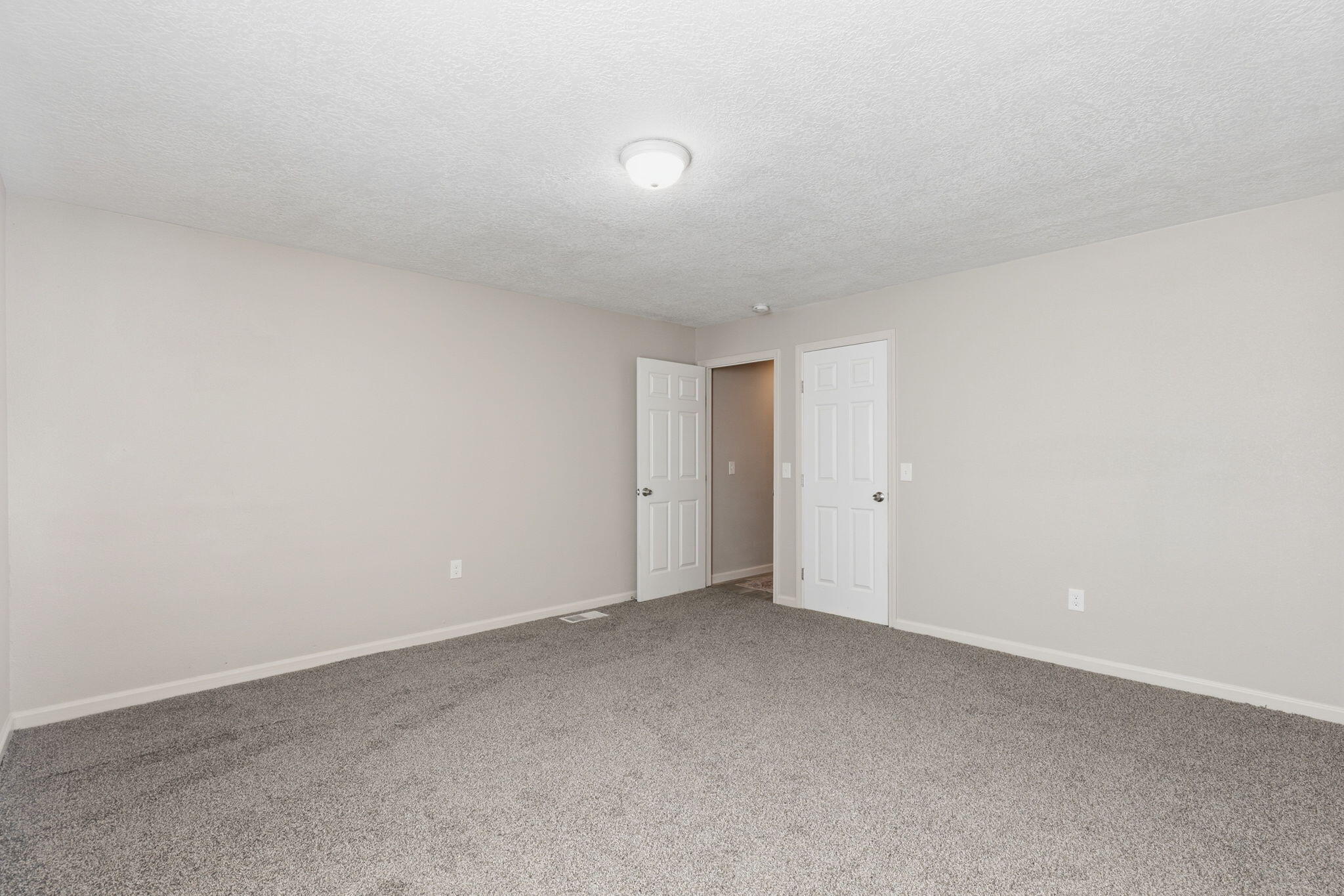Photo 10 — 2834 Madison Street NE