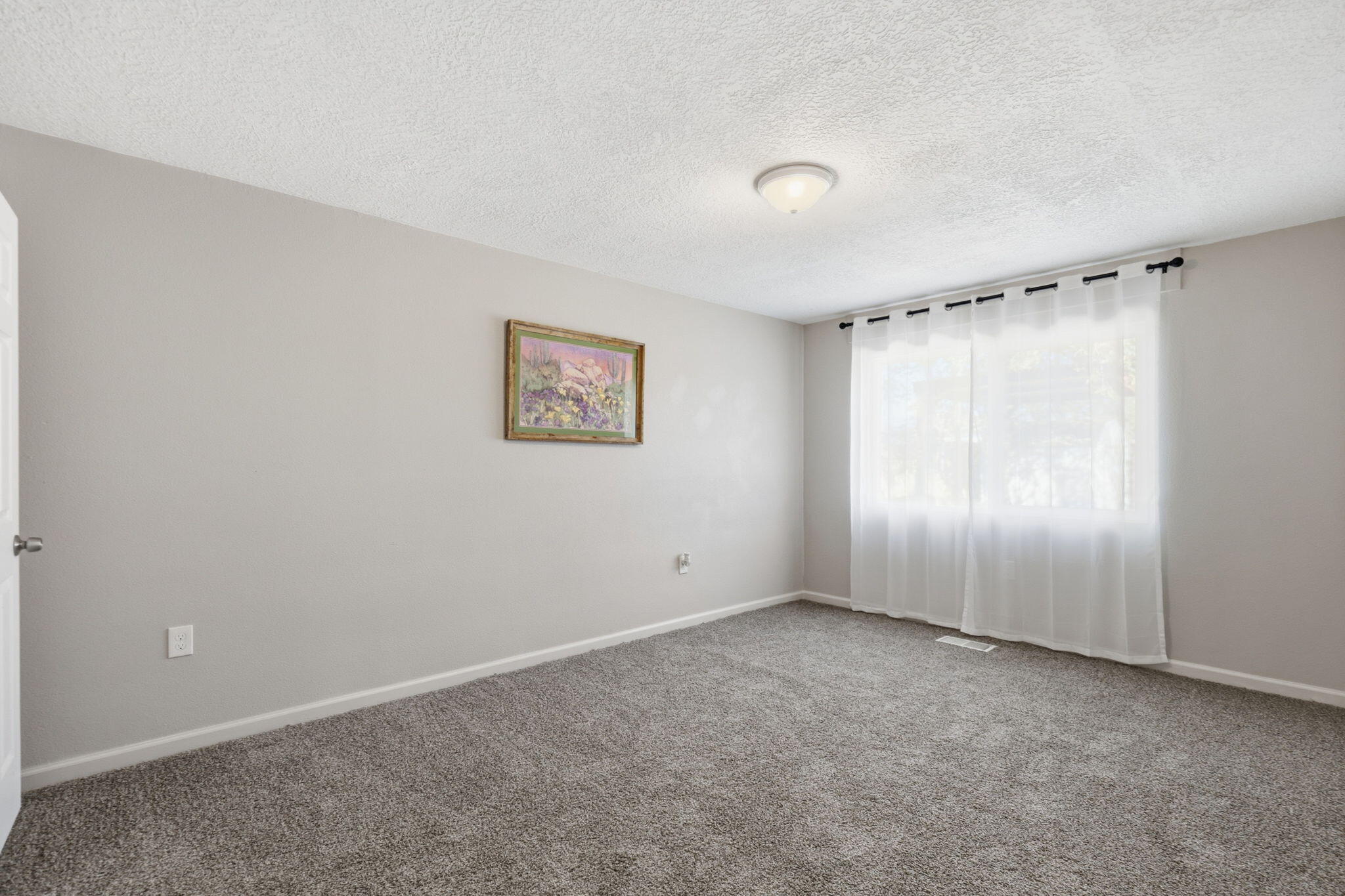 Photo 12 — 2834 Madison Street NE