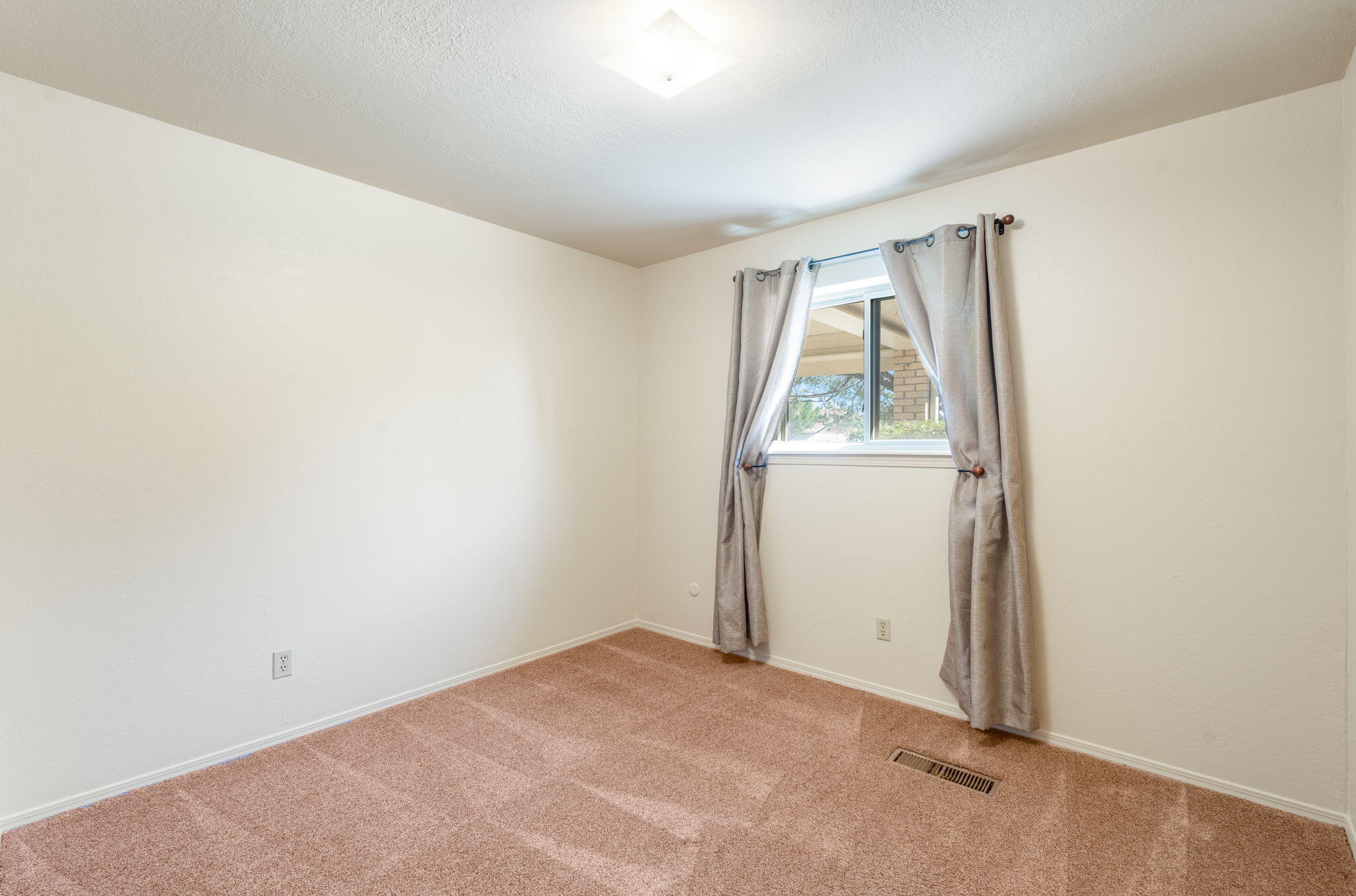 Photo 17 — 10313 Leymon Court NW