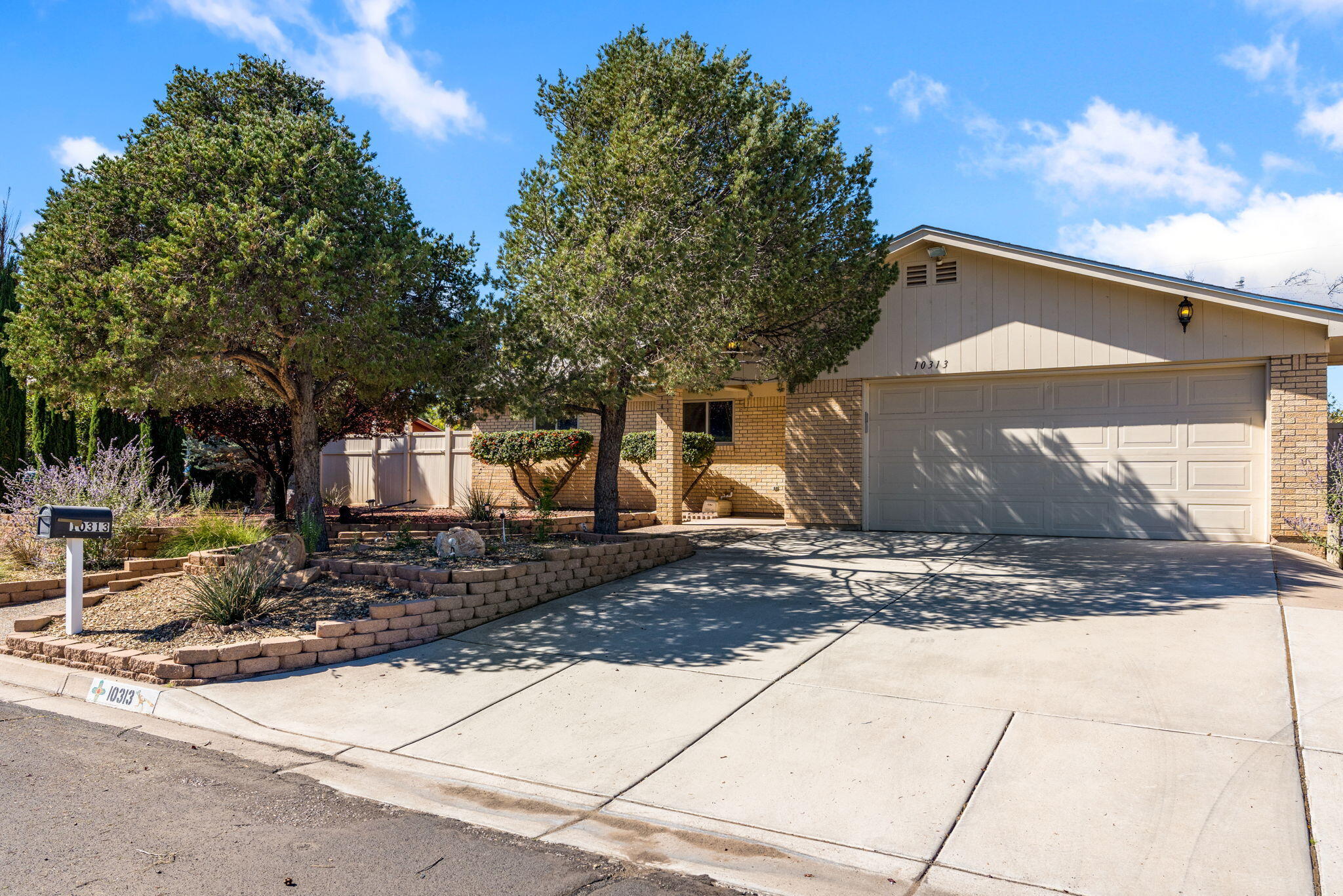 Photo 2 — 10313 Leymon Court NW