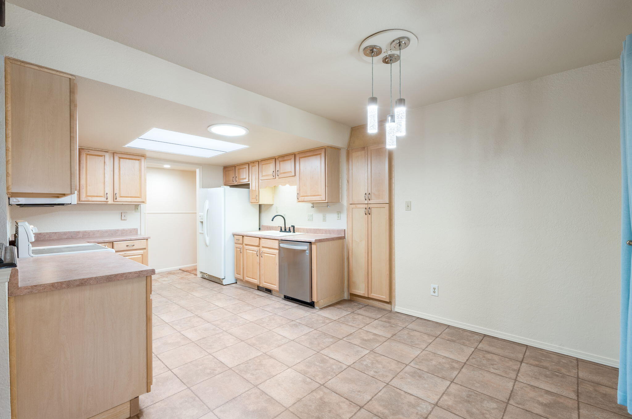 Photo 8 — 10313 Leymon Court NW