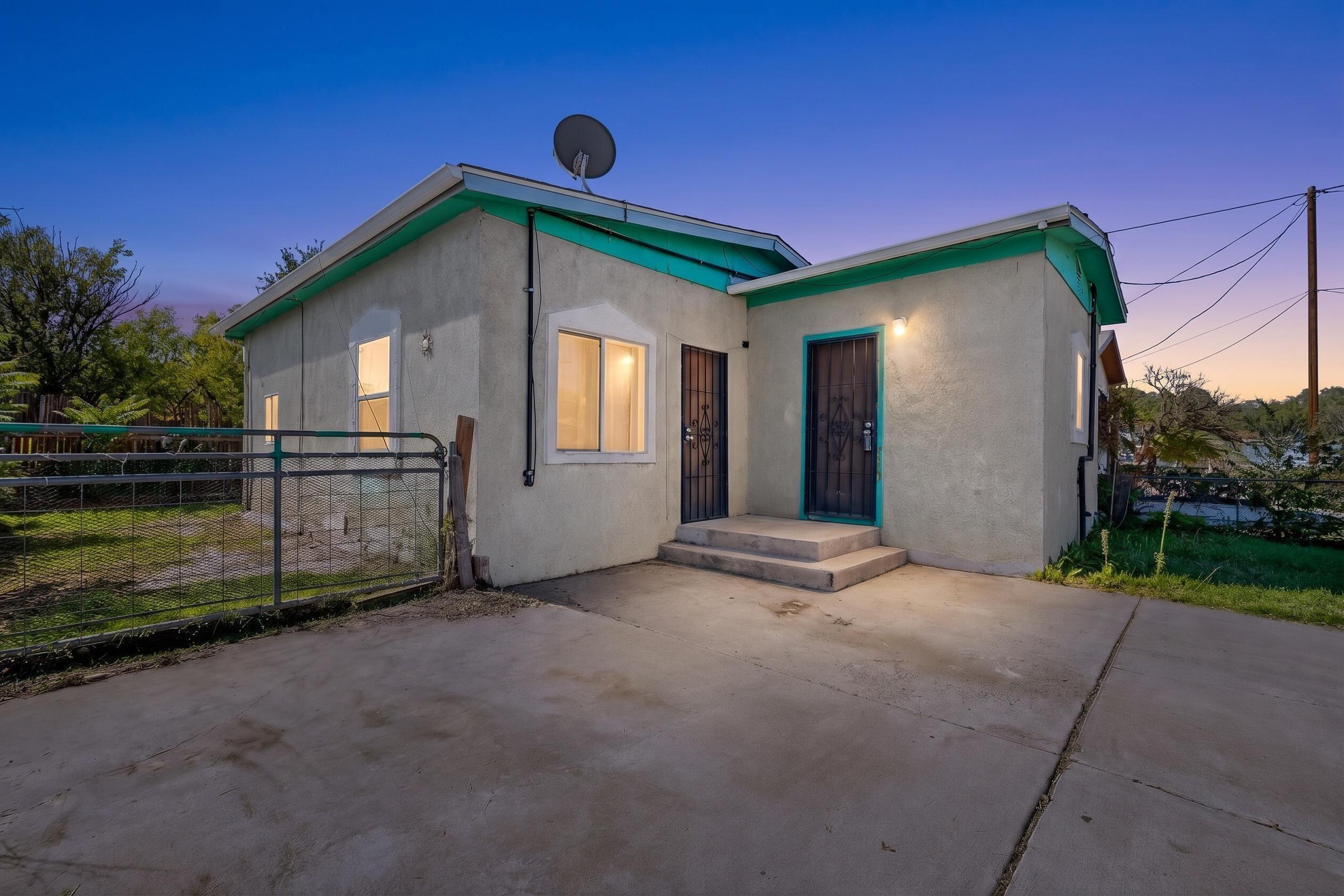 1110 Santa Fe Avenue SW, Albuquerque, NM 87102