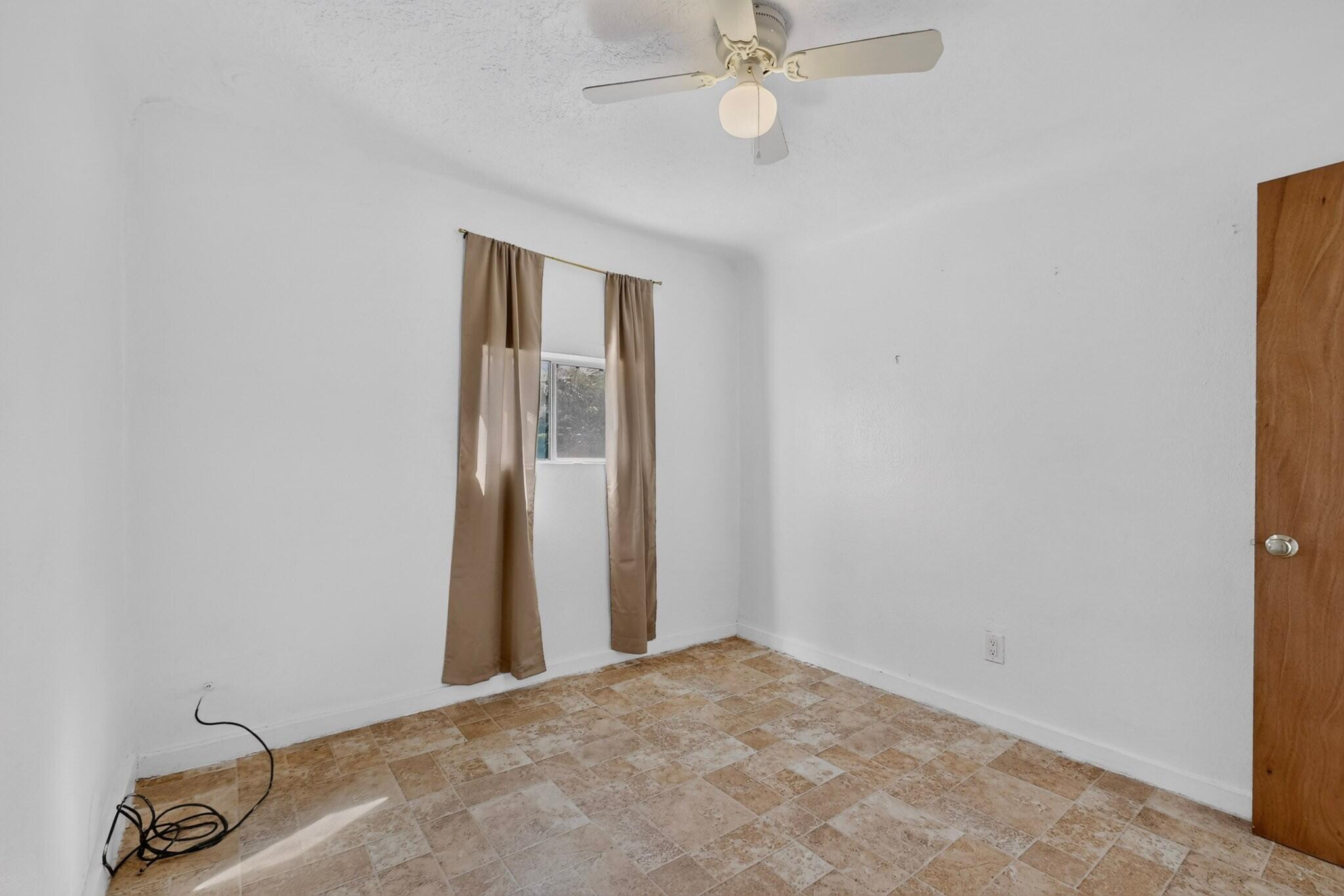 Photo 17 — 1110 Santa Fe Avenue SW