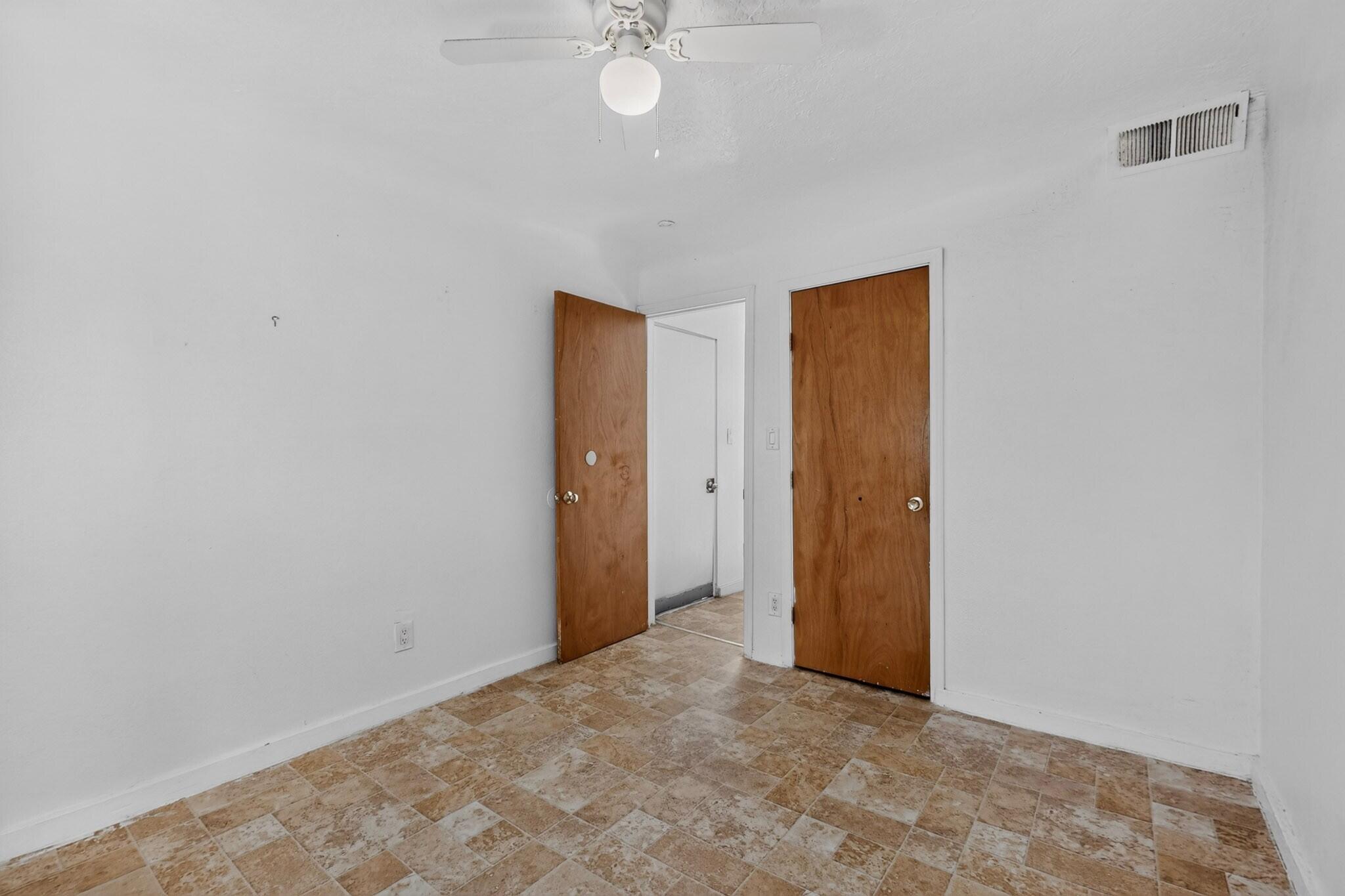 Photo 16 — 1110 Santa Fe Avenue SW