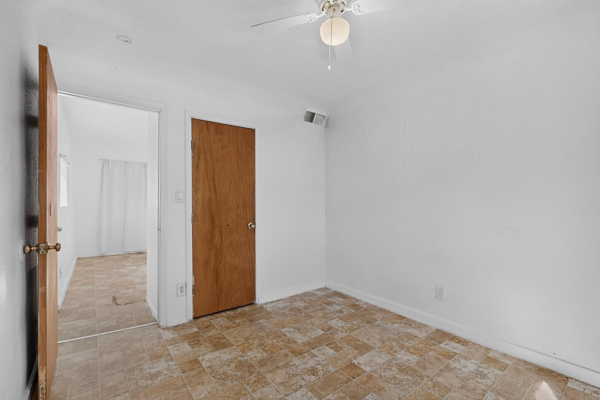 Photo 15 — 1110 Santa Fe Avenue SW