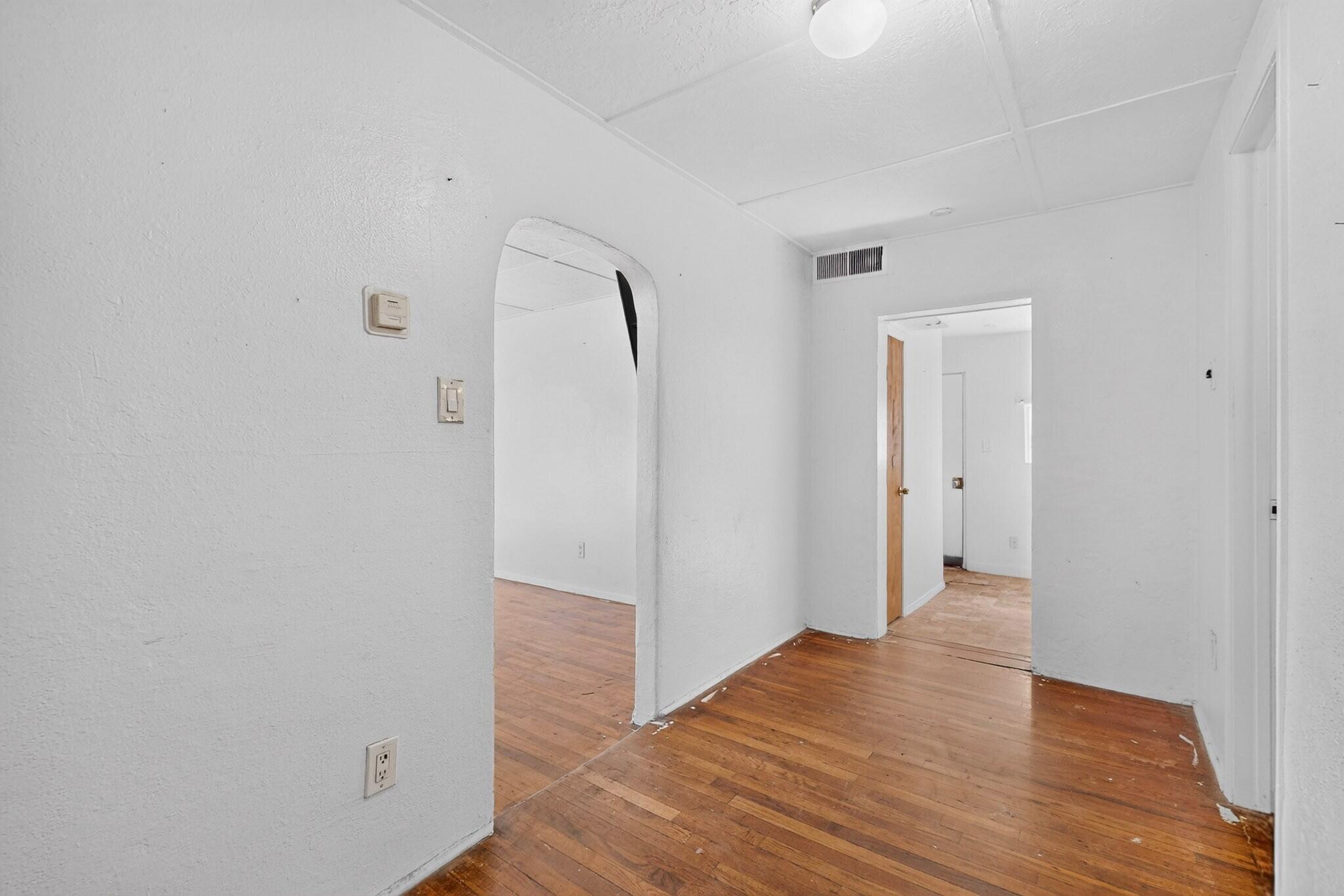 Photo 12 — 1110 Santa Fe Avenue SW