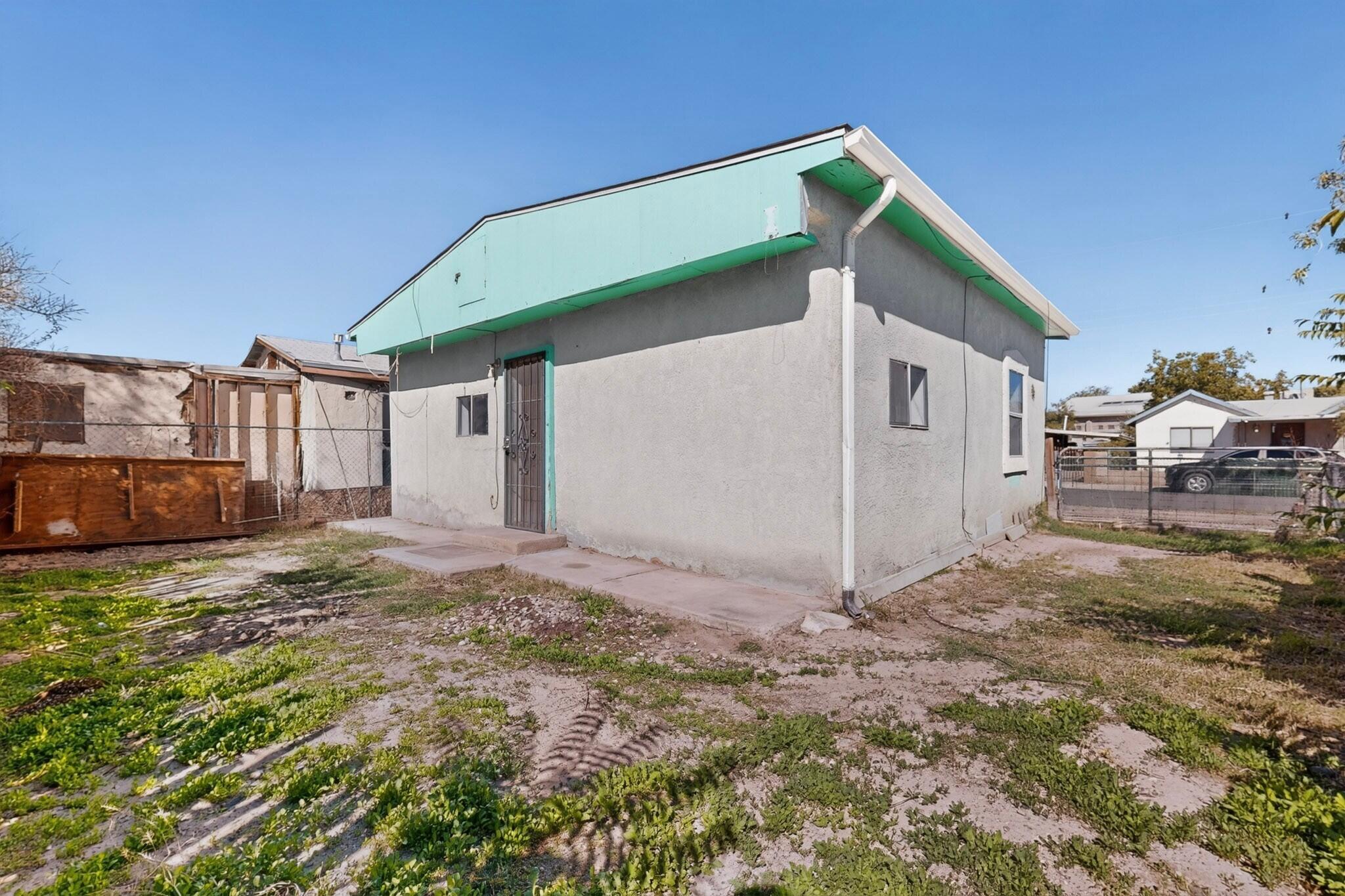 Photo 6 — 1110 Santa Fe Avenue SW