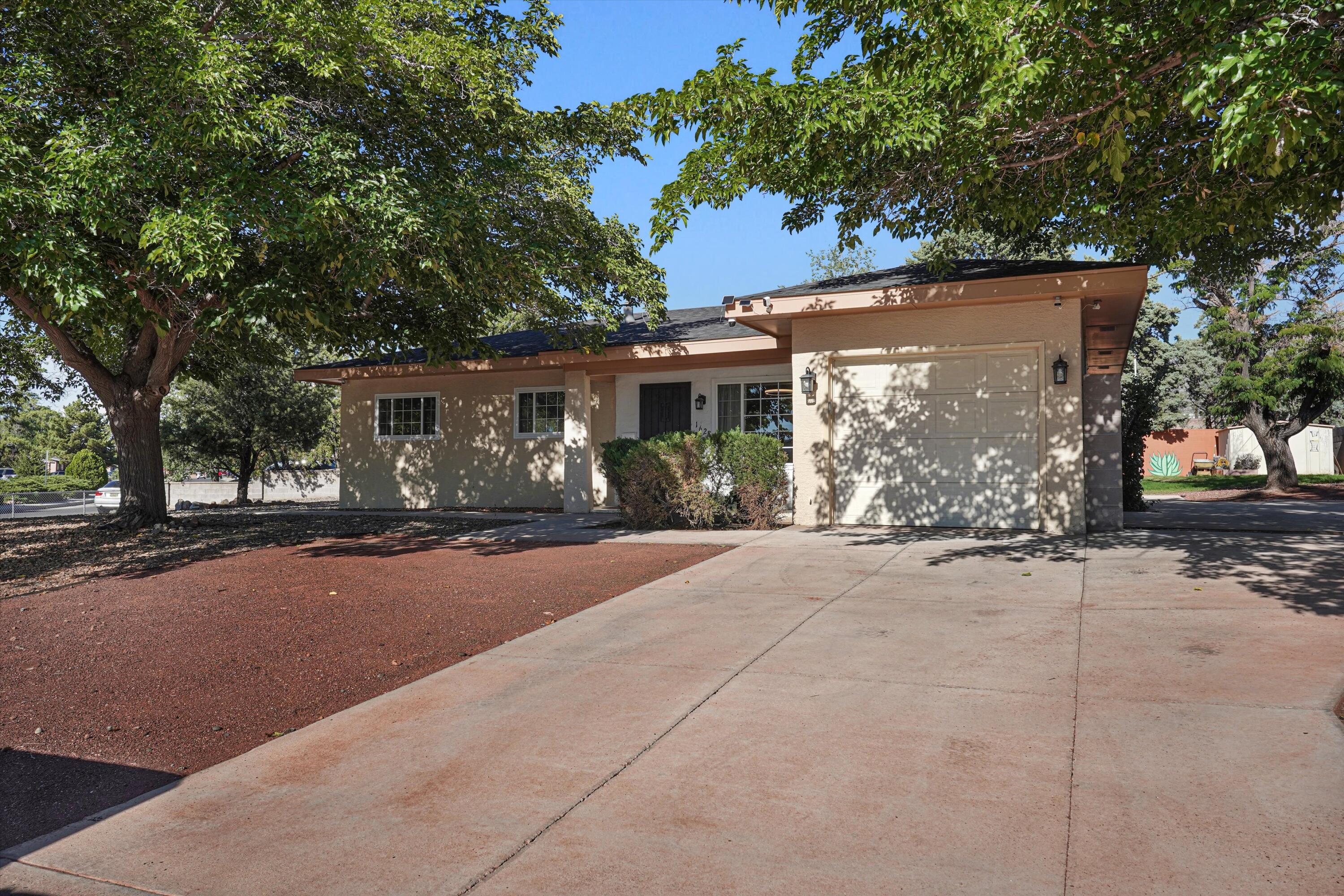 1628 Muriel Street NE, Albuquerque, NM 87112