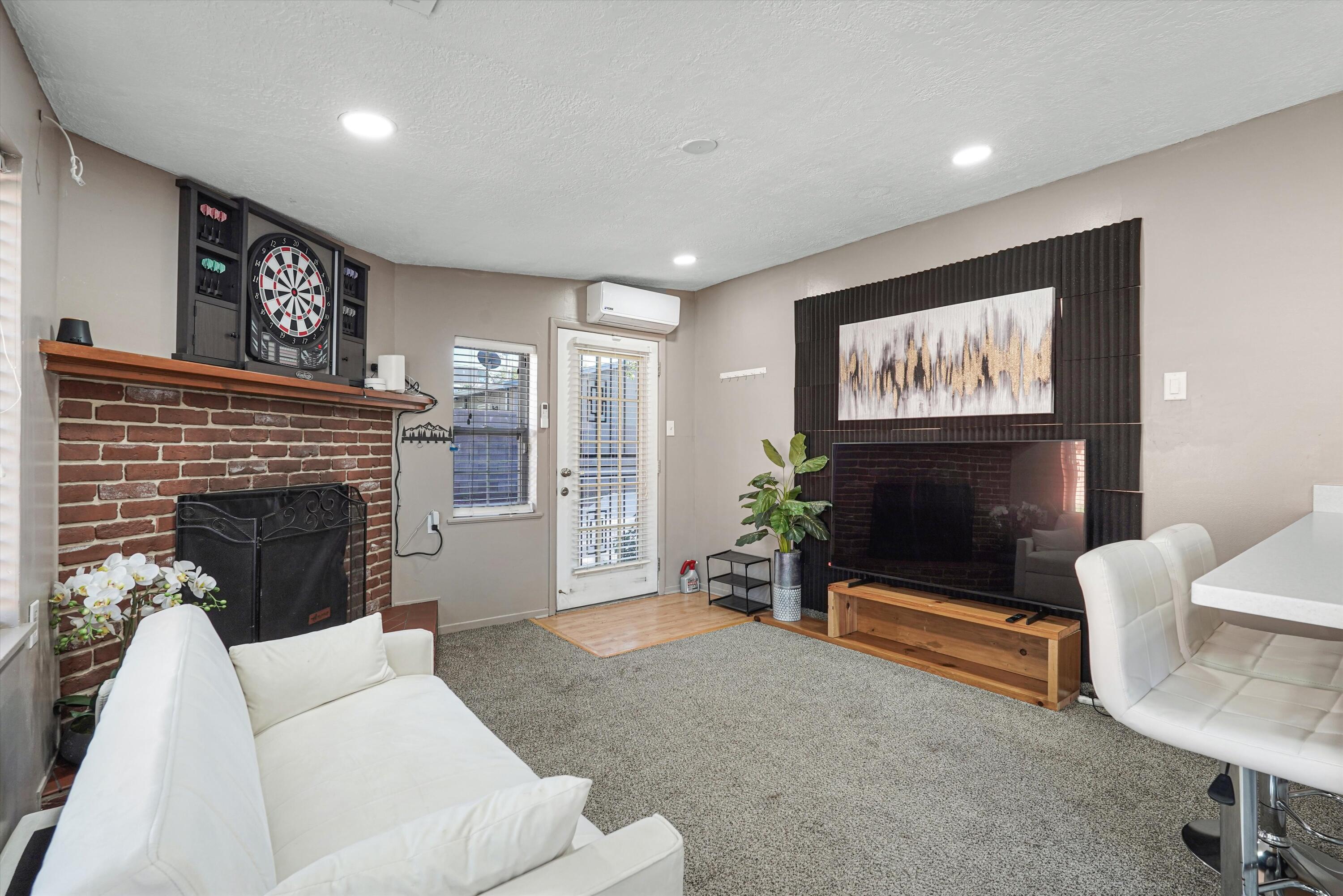 Photo 17 — 1628 Muriel Street NE