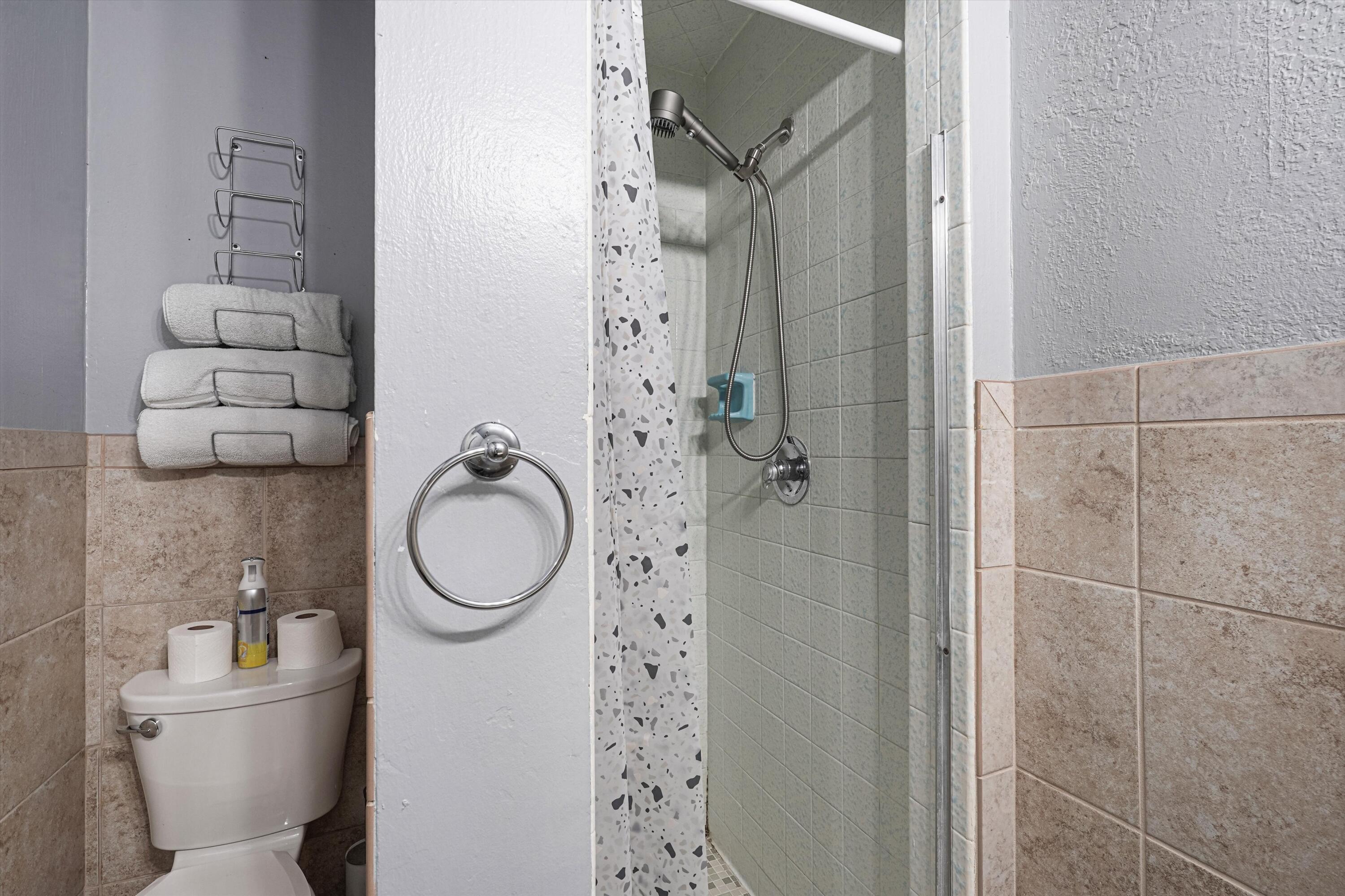 Photo 8 — 1628 Muriel Street NE