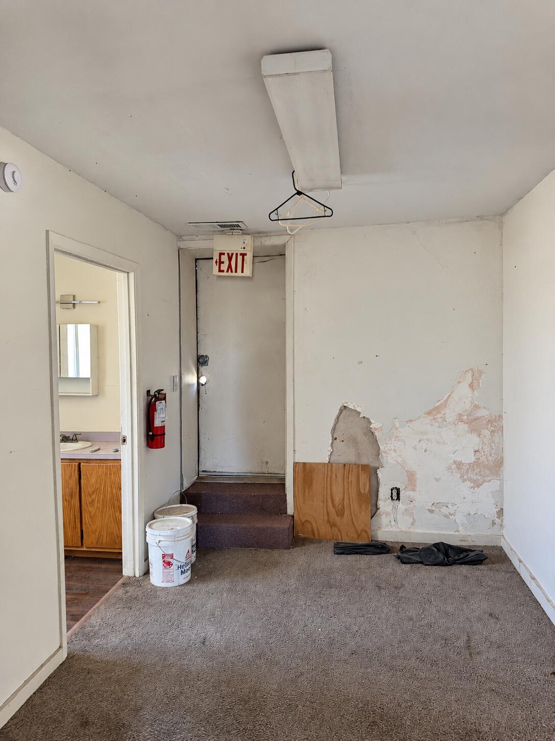 Photo 8 — 305 Lagunitas Lane SW