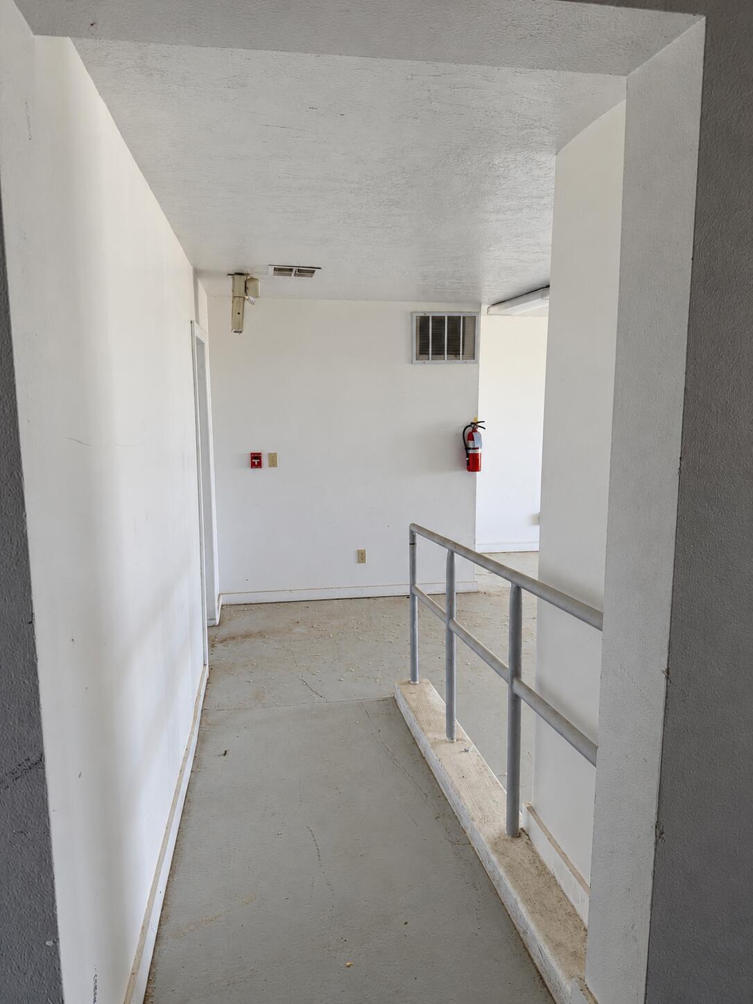Photo 7 — 305 Lagunitas Lane SW