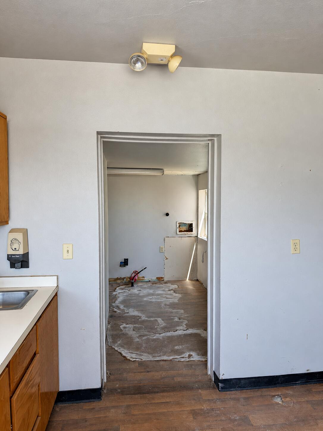 Photo 11 — 305 Lagunitas Lane SW