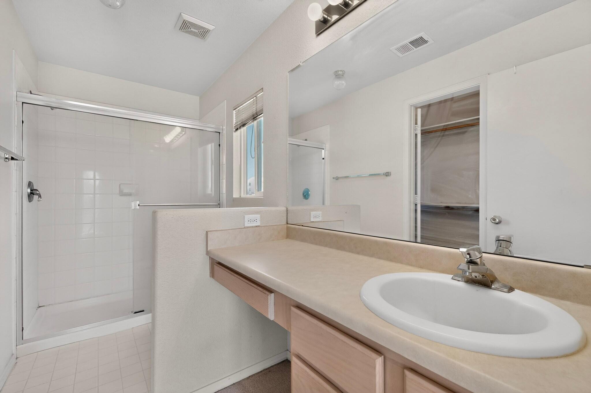 Photo 16 — 6501 San Antonio Drive NE UNIT 1001