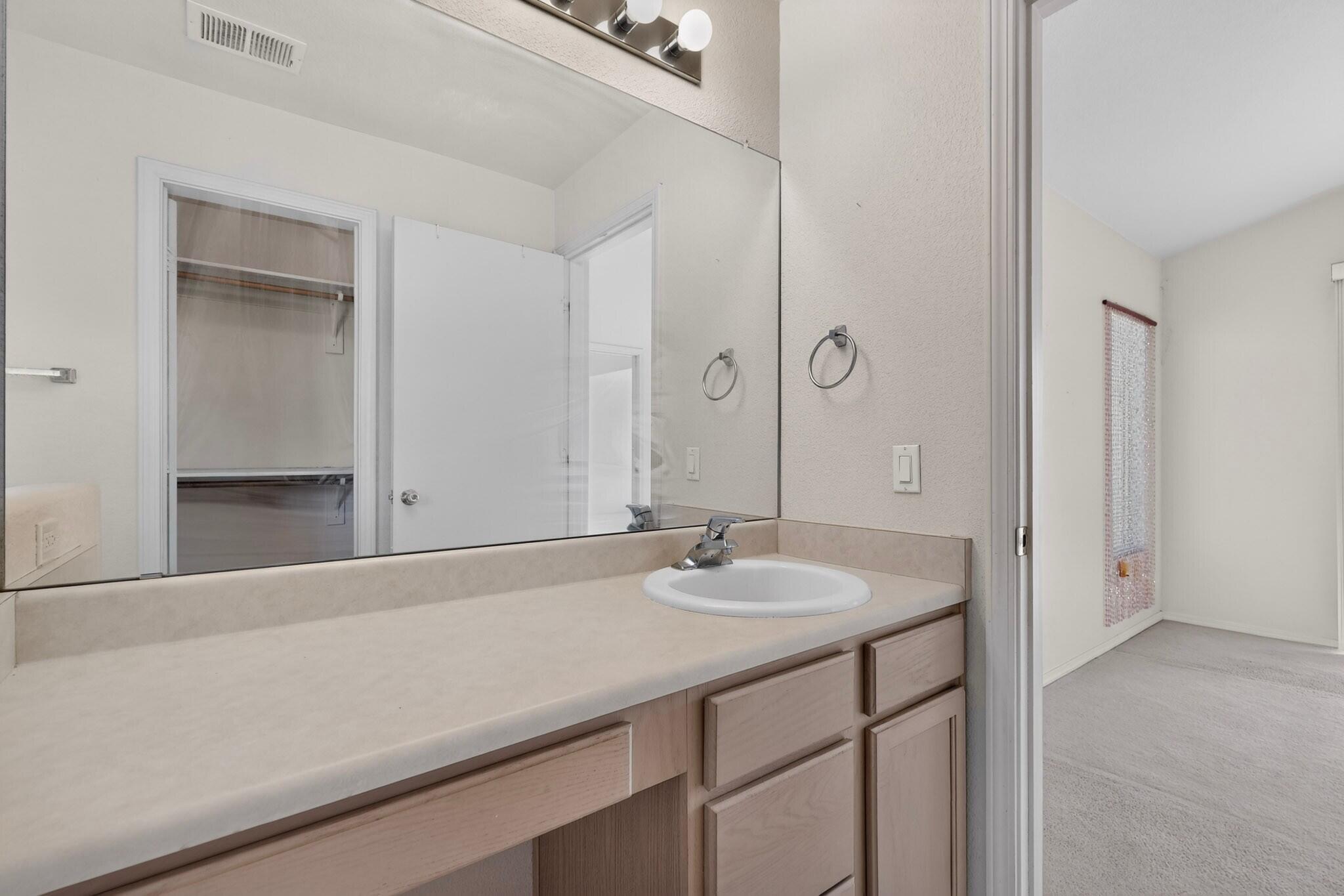 Photo 15 — 6501 San Antonio Drive NE UNIT 1001