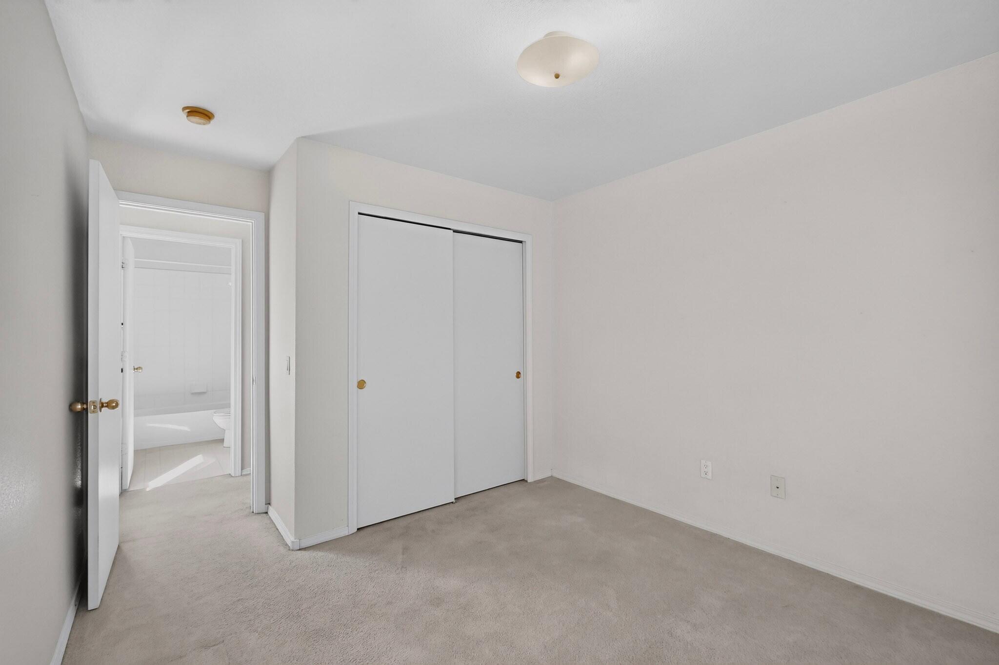 Photo 10 — 6501 San Antonio Drive NE UNIT 1001