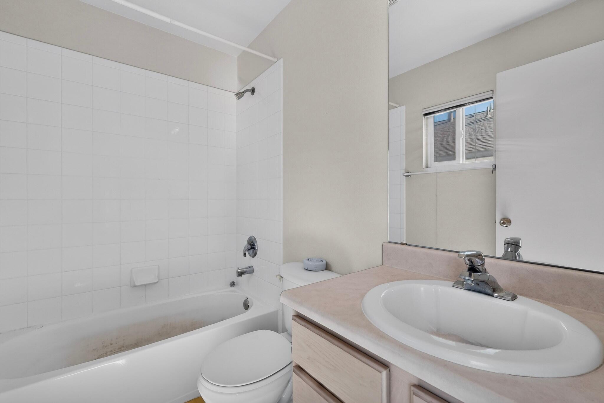 Photo 8 — 6501 San Antonio Drive NE UNIT 1001