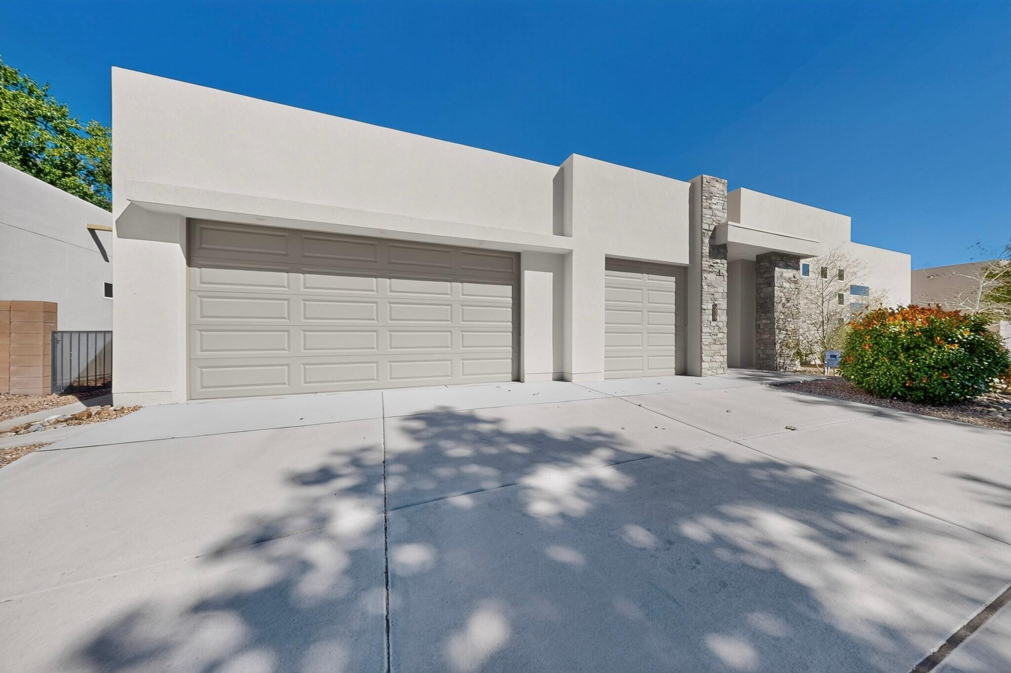 239 Vista Azul Lane NW, Albuquerque, NM 87114