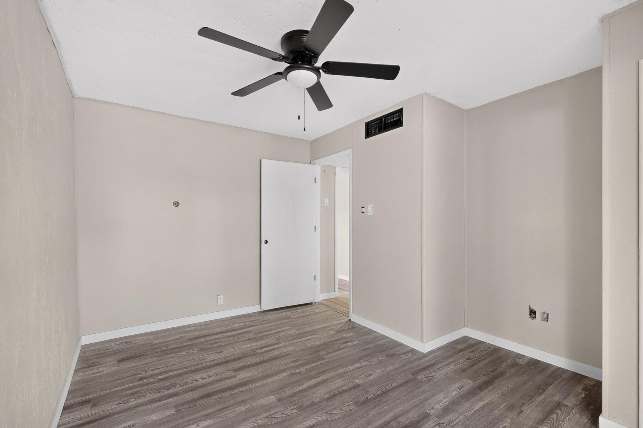 Photo 3 — 211 Willow Street