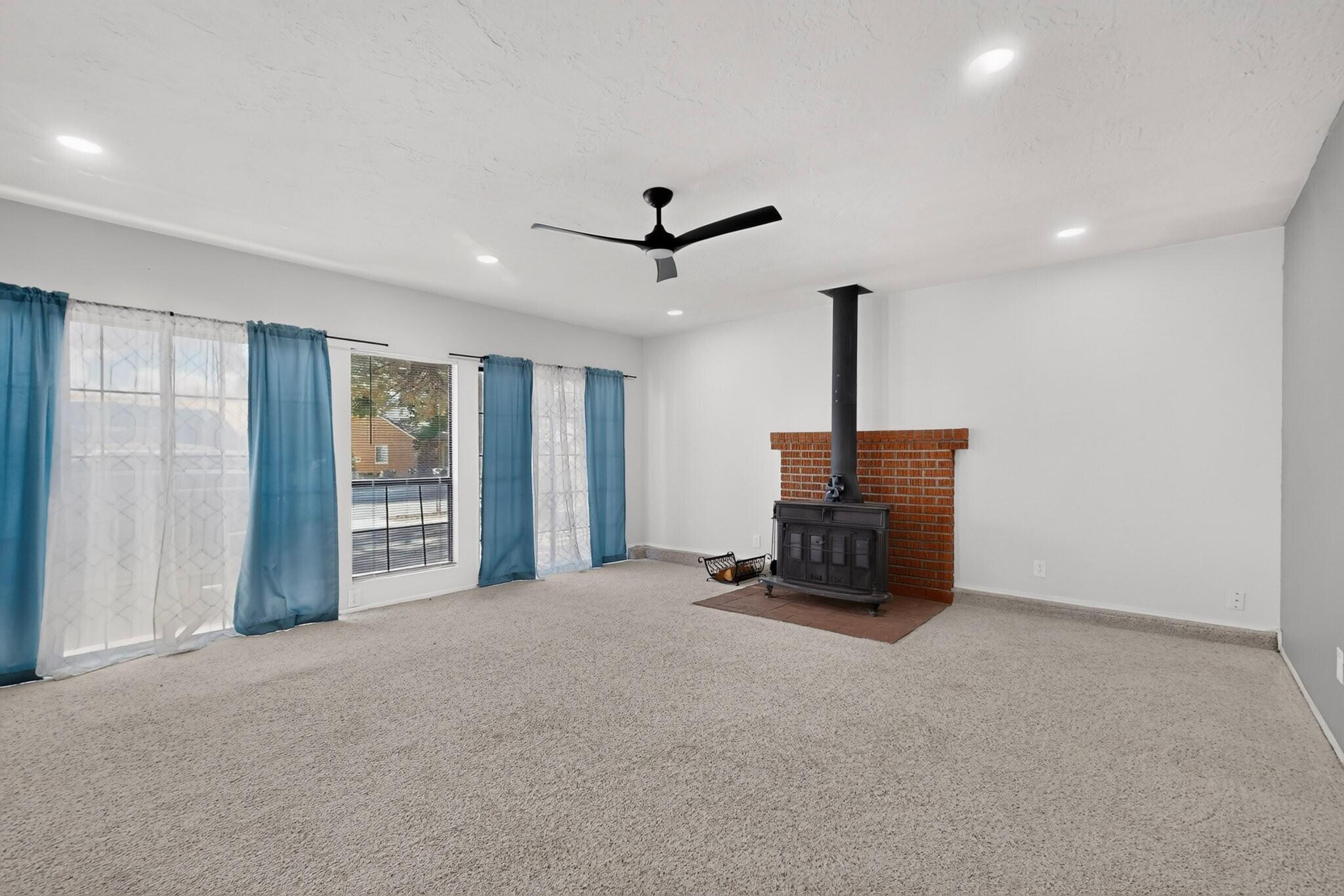 Photo 17 — 5901 Hayes Drive NW