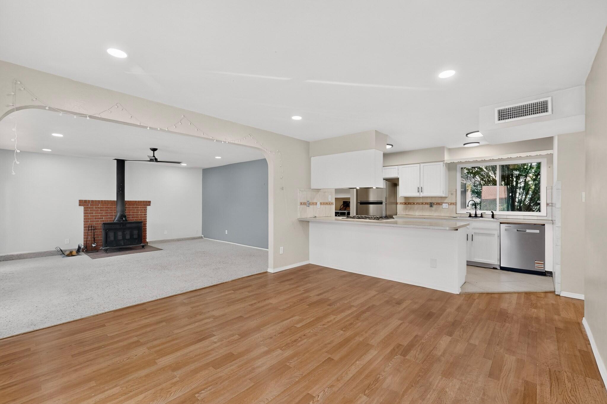 Photo 20 — 5901 Hayes Drive NW
