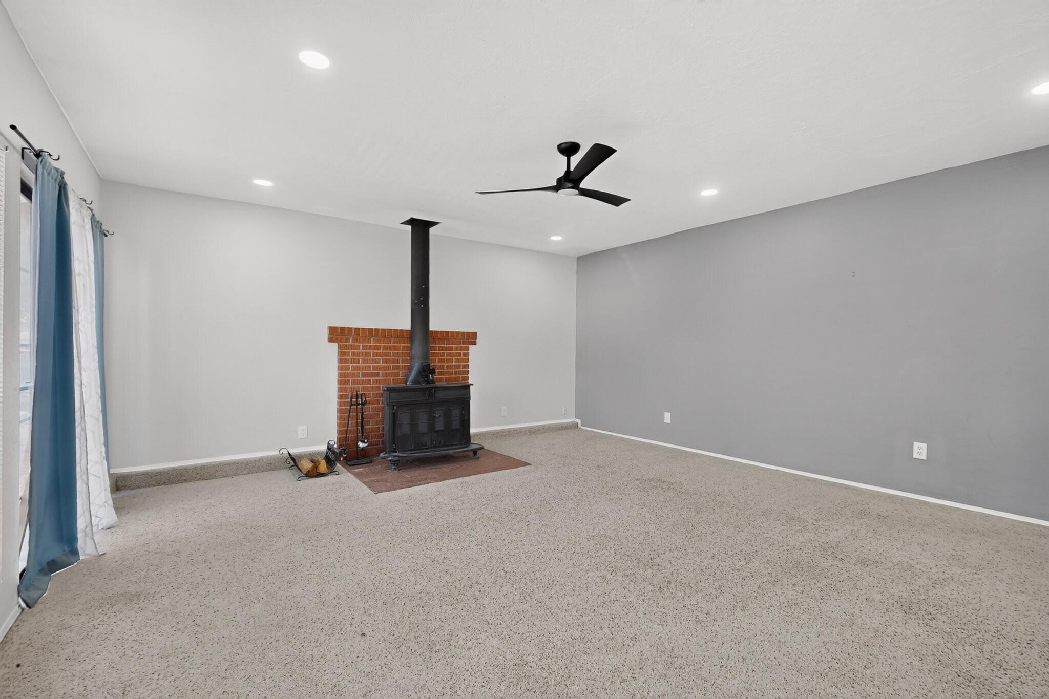 Photo 16 — 5901 Hayes Drive NW