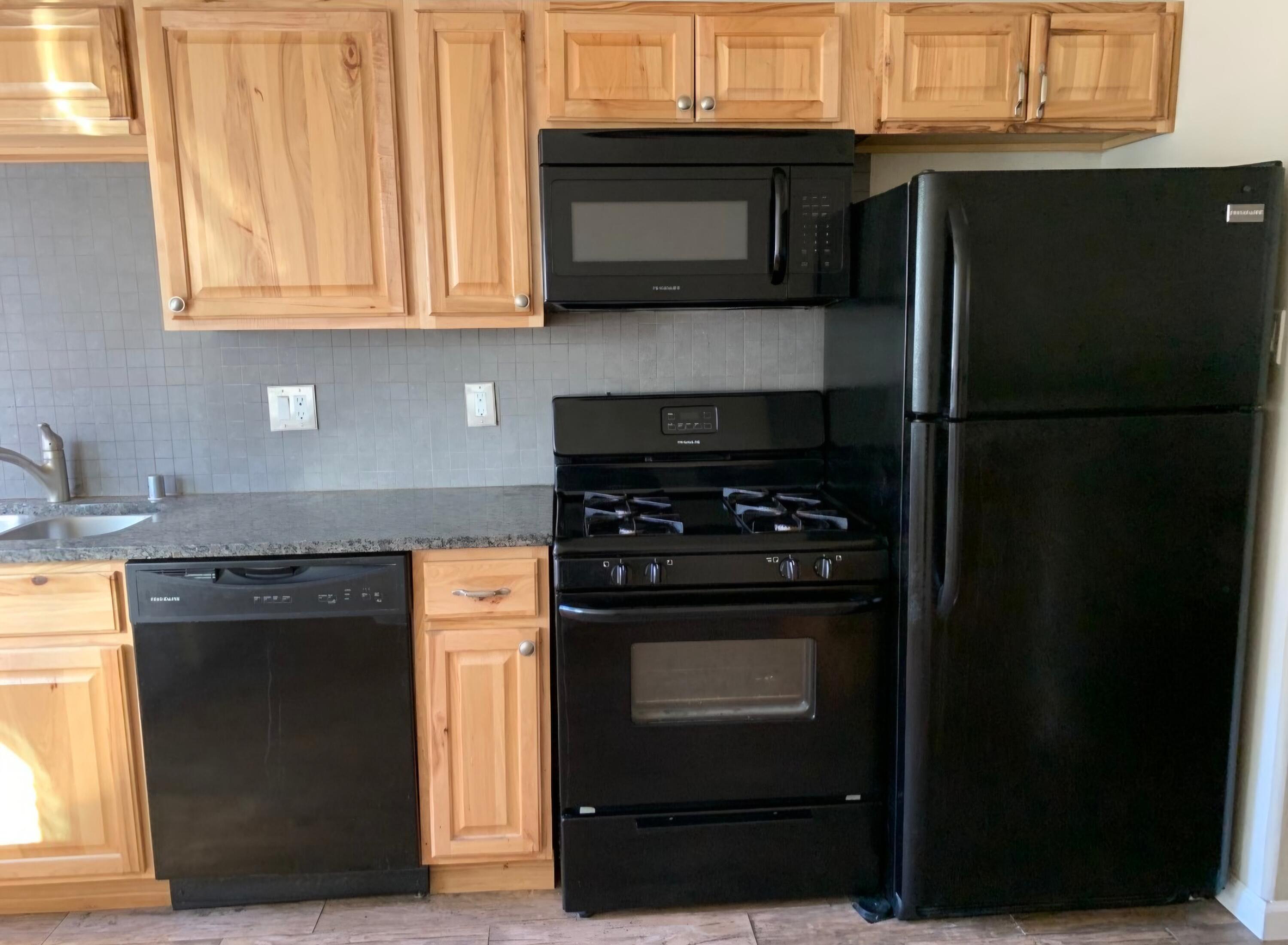 Photo 7 — 3931 Thaxton Avenue SE
