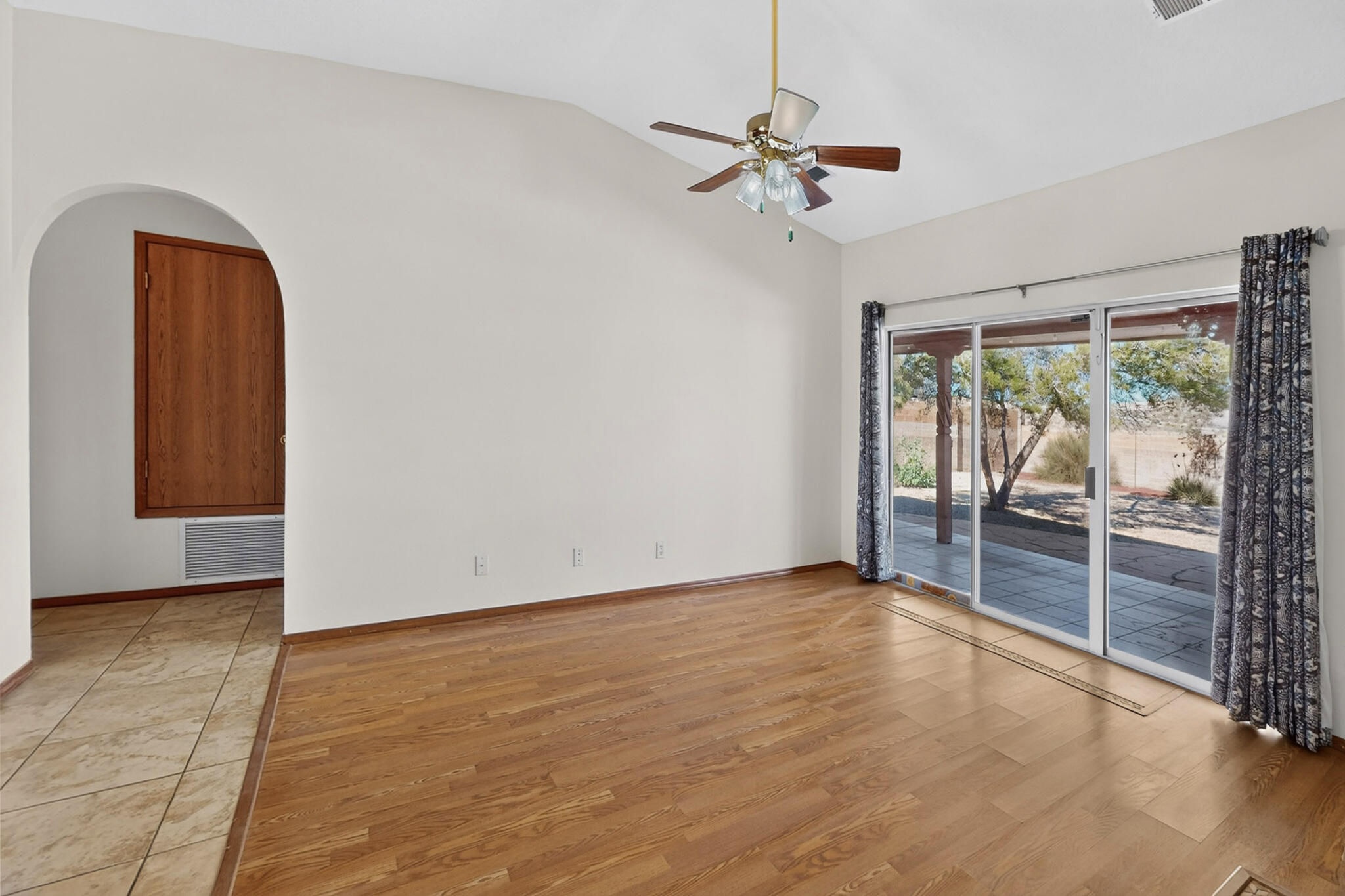 Photo 6 — 2881 Chessman Drive SE