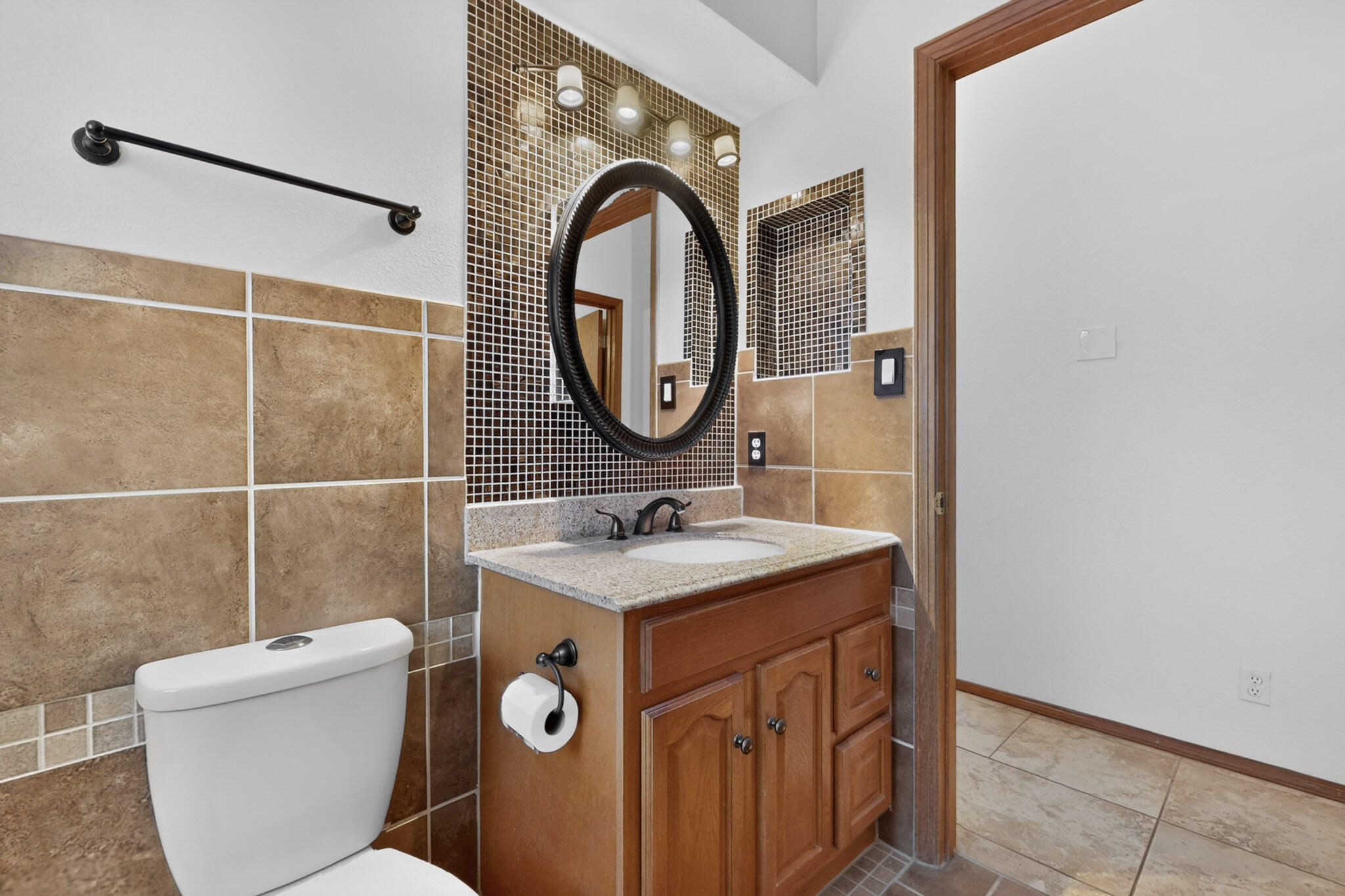 Photo 19 — 2881 Chessman Drive SE