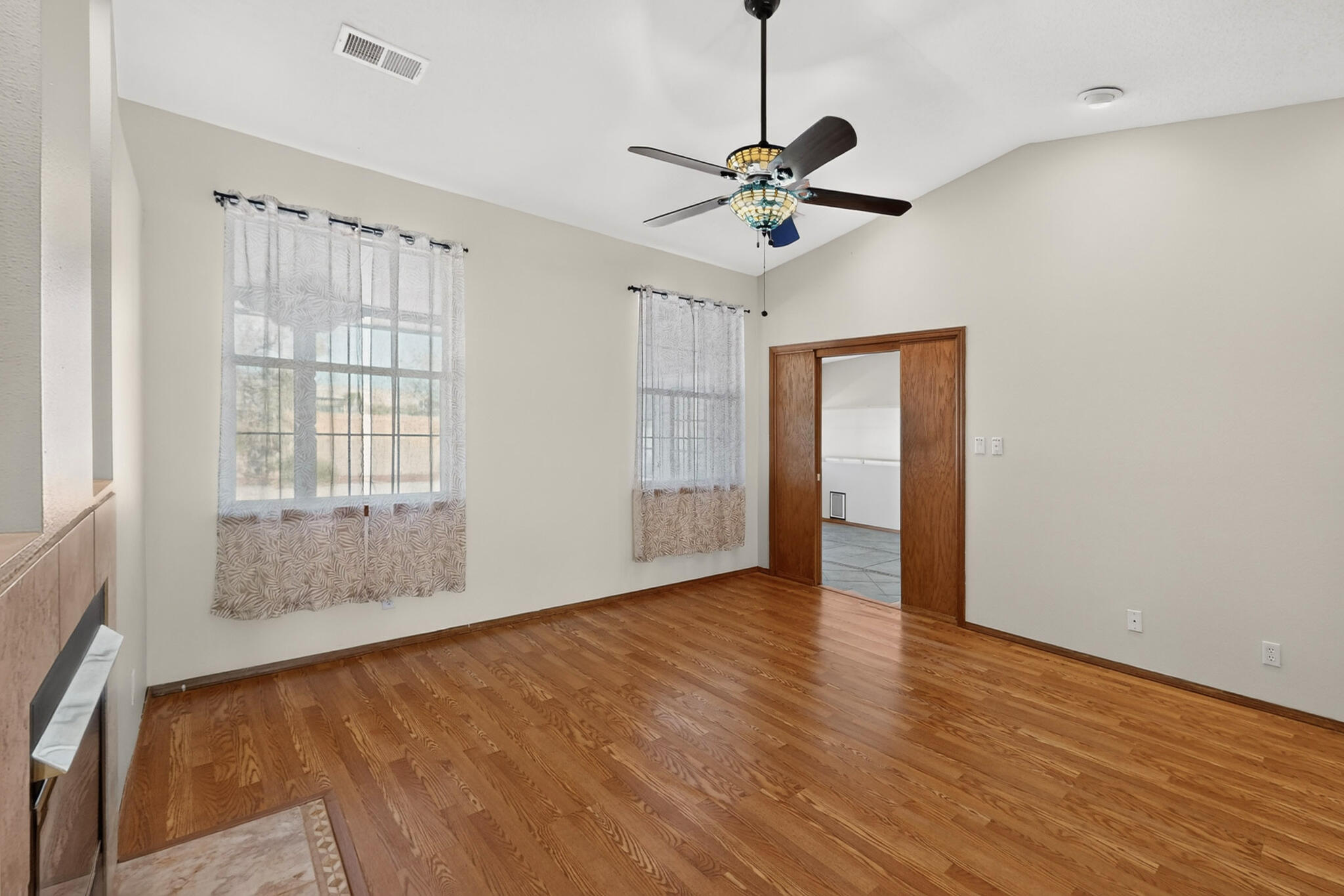 Photo 3 — 2881 Chessman Drive SE