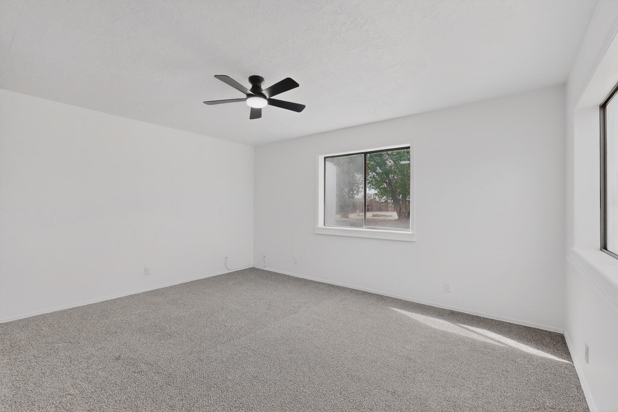 Photo 4 — 1401 35th Circle SE