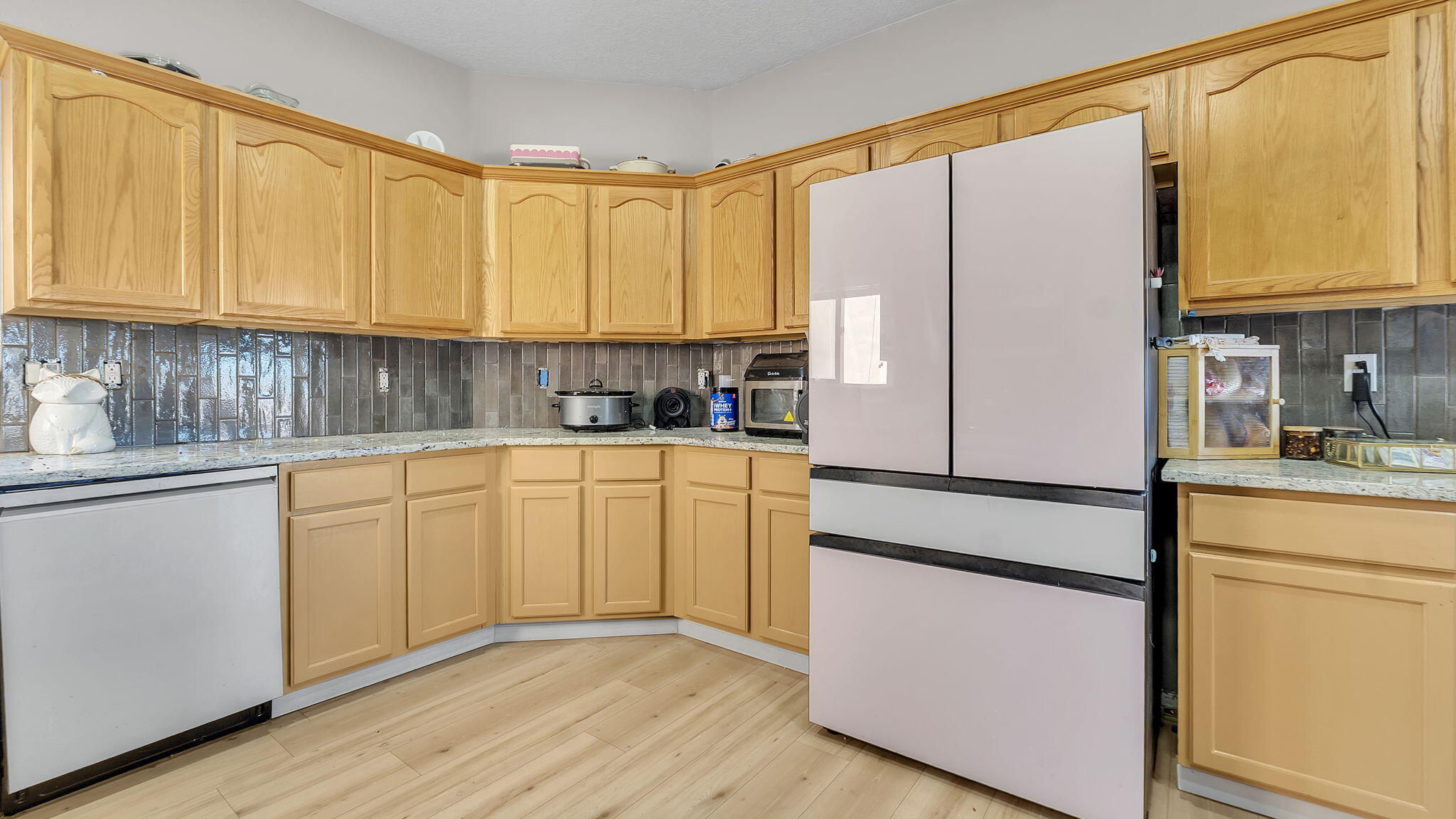Photo 9 — 5855 Ermemin Avenue NW