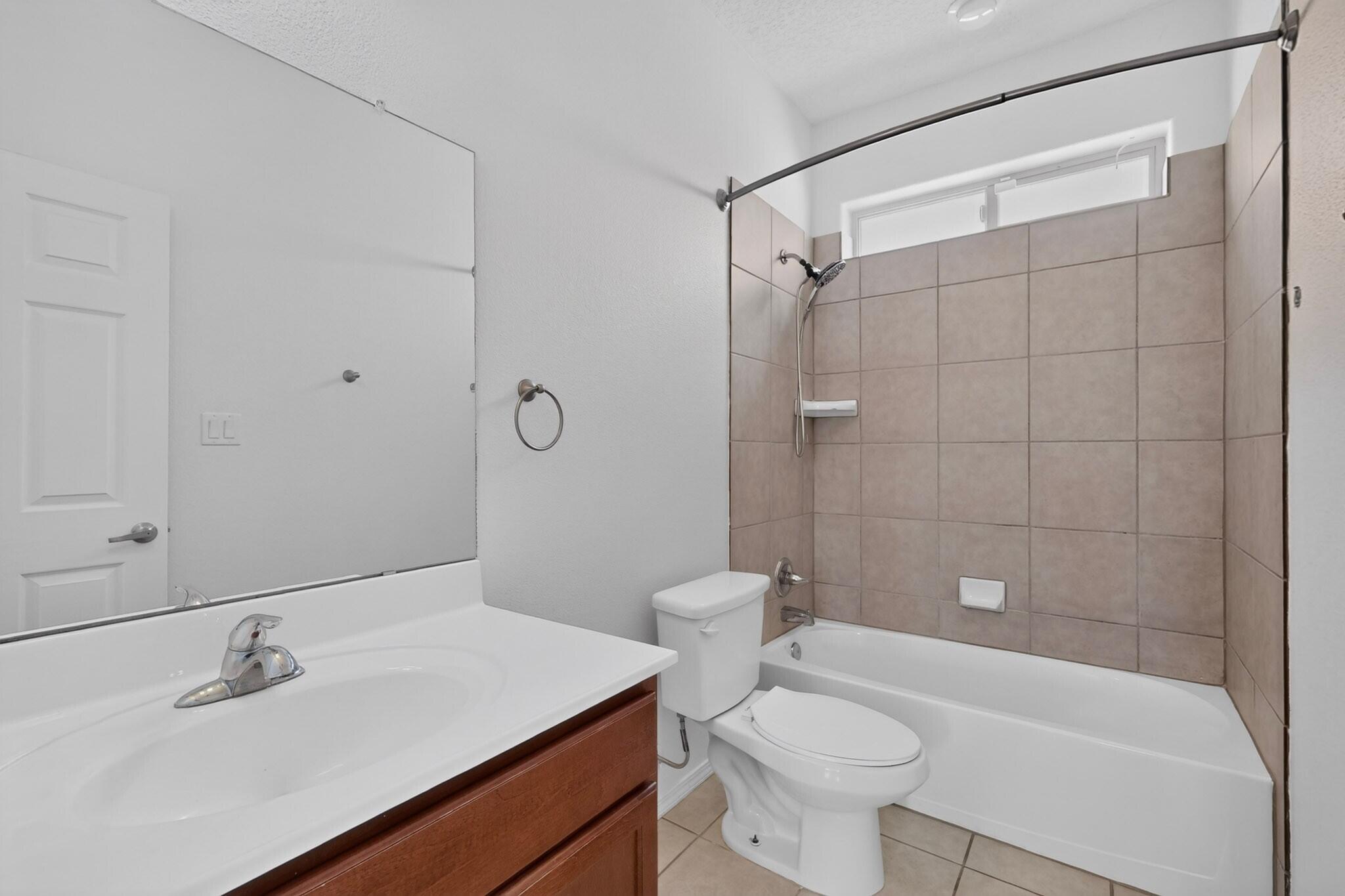 Photo 15 — 504 Brianna Loop NE