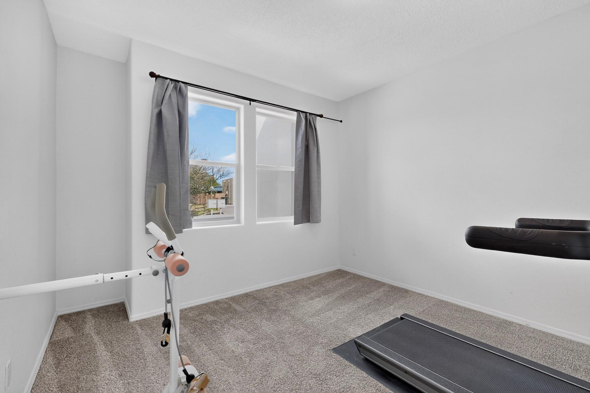 Photo 10 — 504 Brianna Loop NE