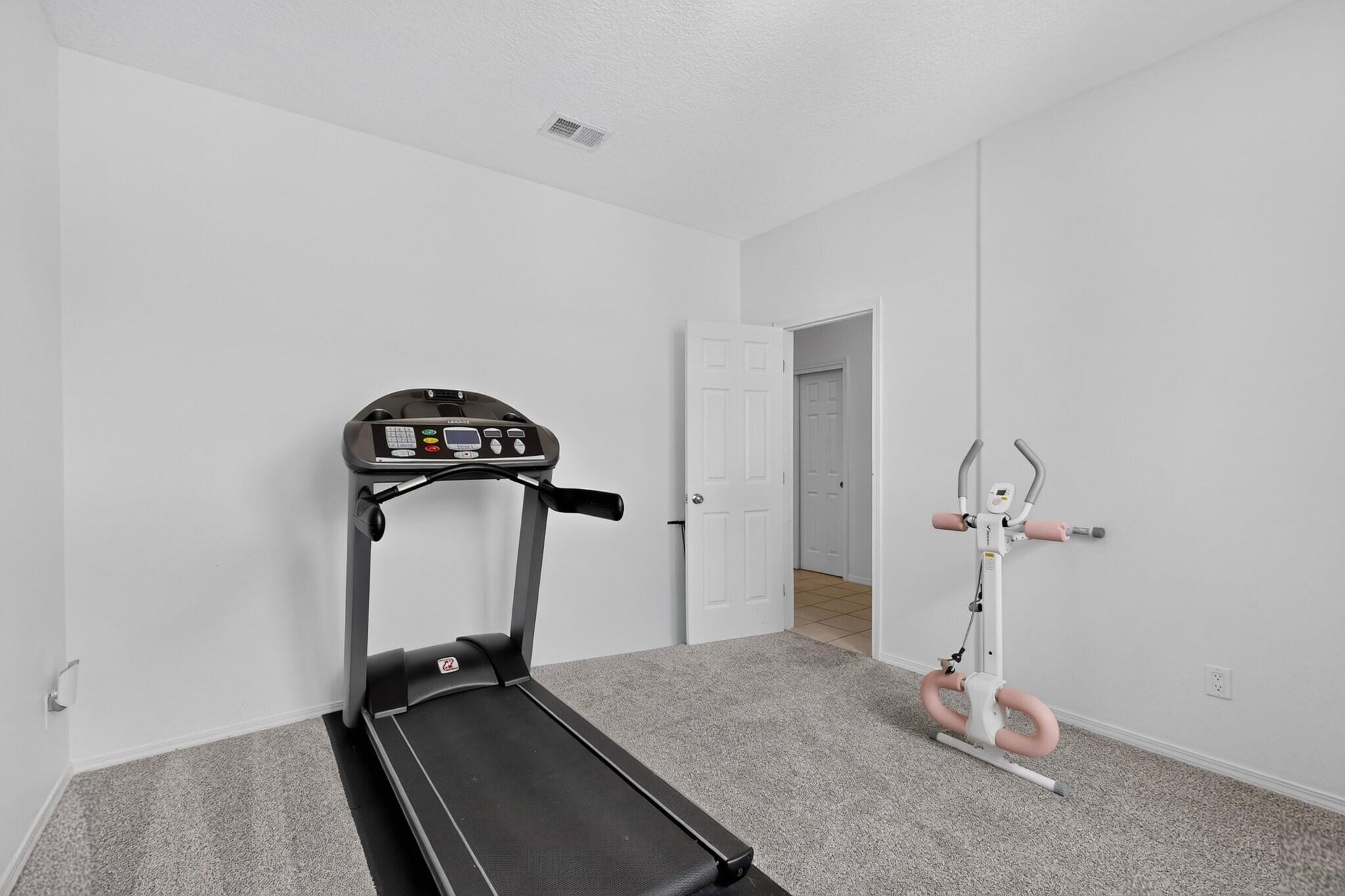 Photo 9 — 504 Brianna Loop NE