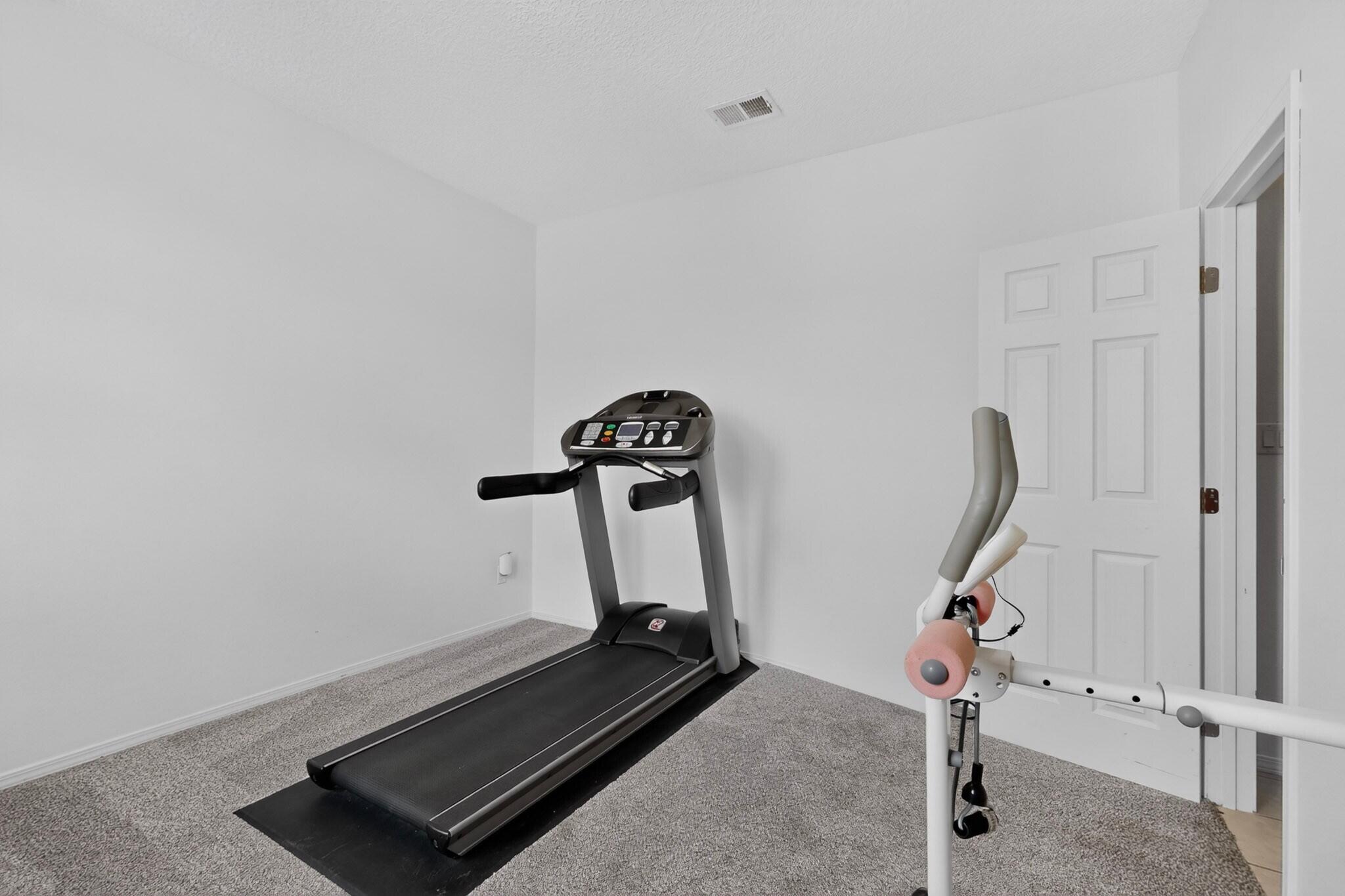 Photo 8 — 504 Brianna Loop NE