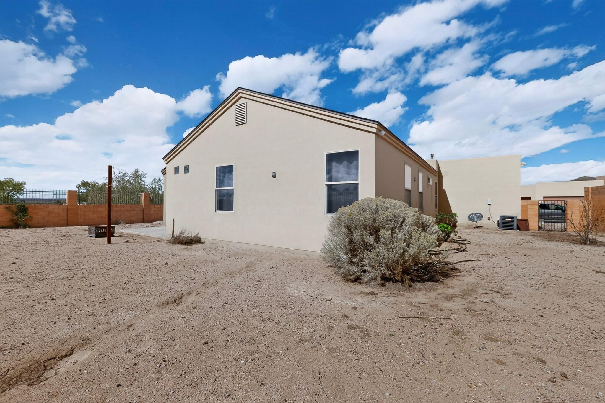 Photo 5 — 504 Brianna Loop NE