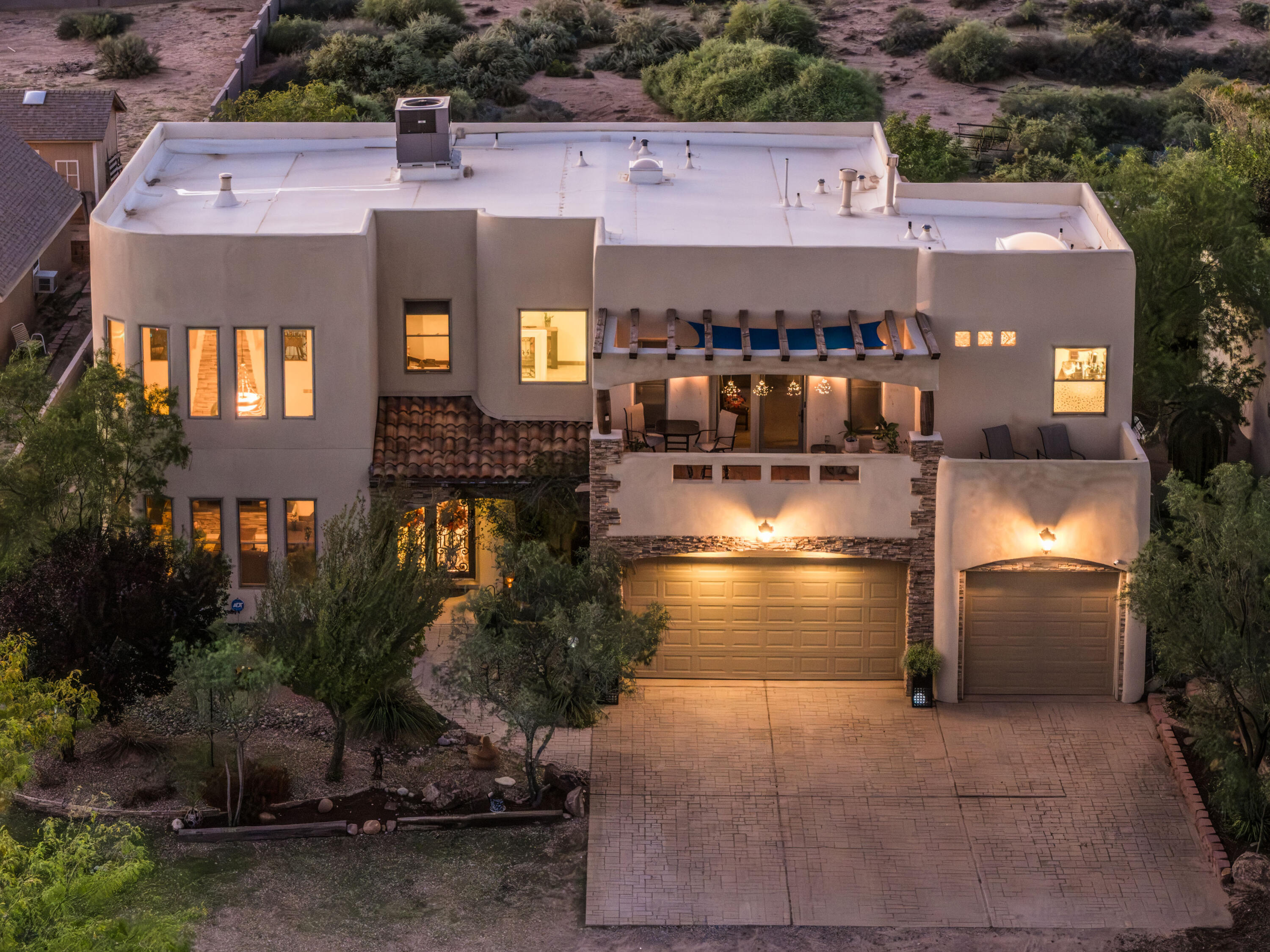 Photo 18 — 1261 Monterrey Road NE