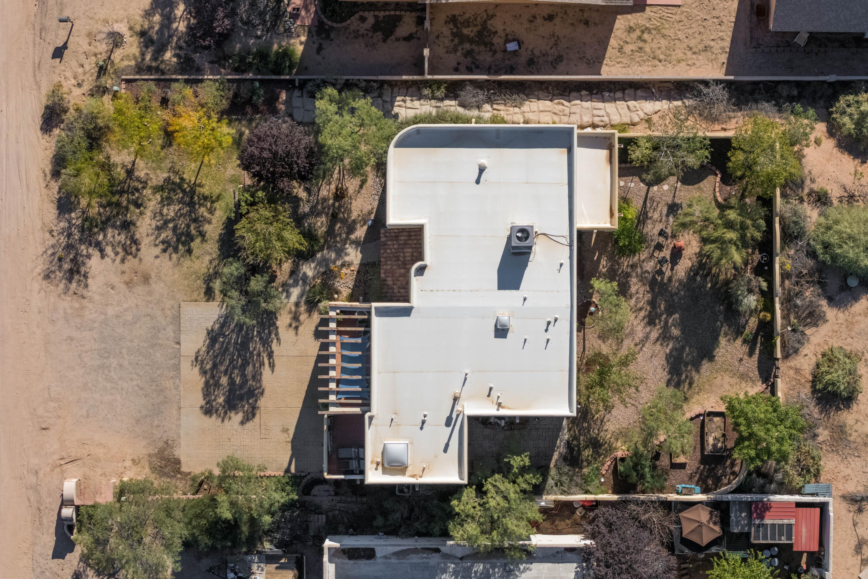 Photo 10 — 1261 Monterrey Road NE