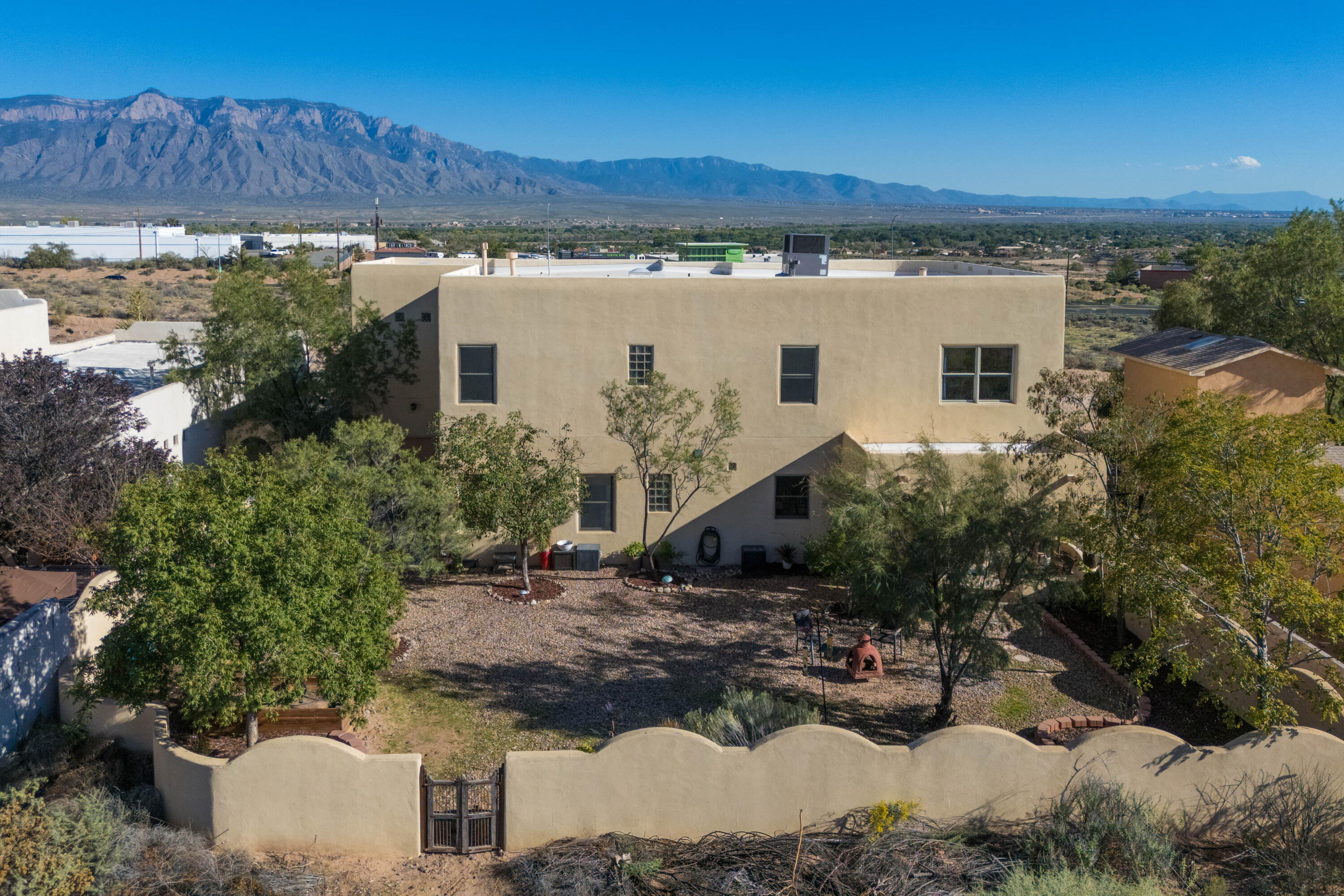 Photo 9 — 1261 Monterrey Road NE